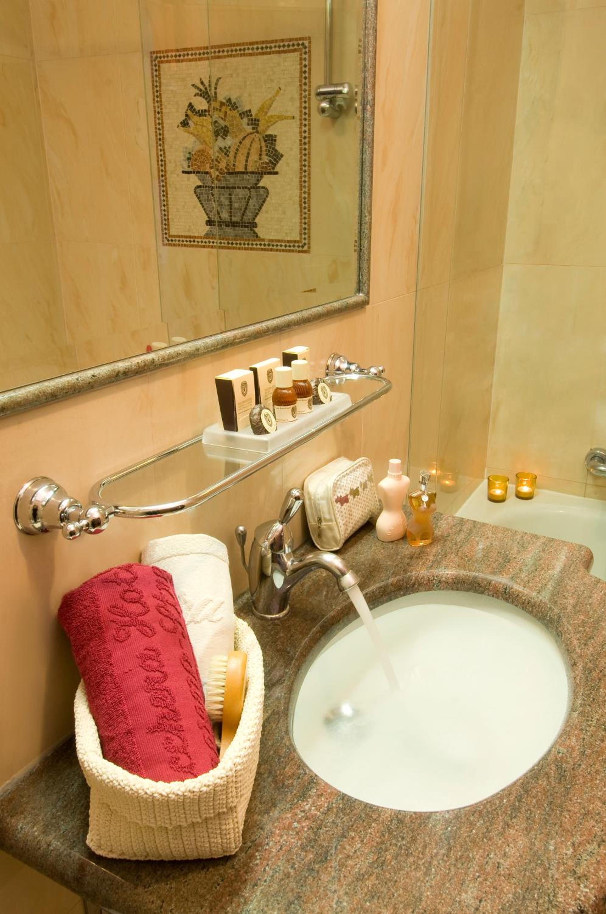 Deluxe Double or Twin Room - Mountain Side - Photo 9