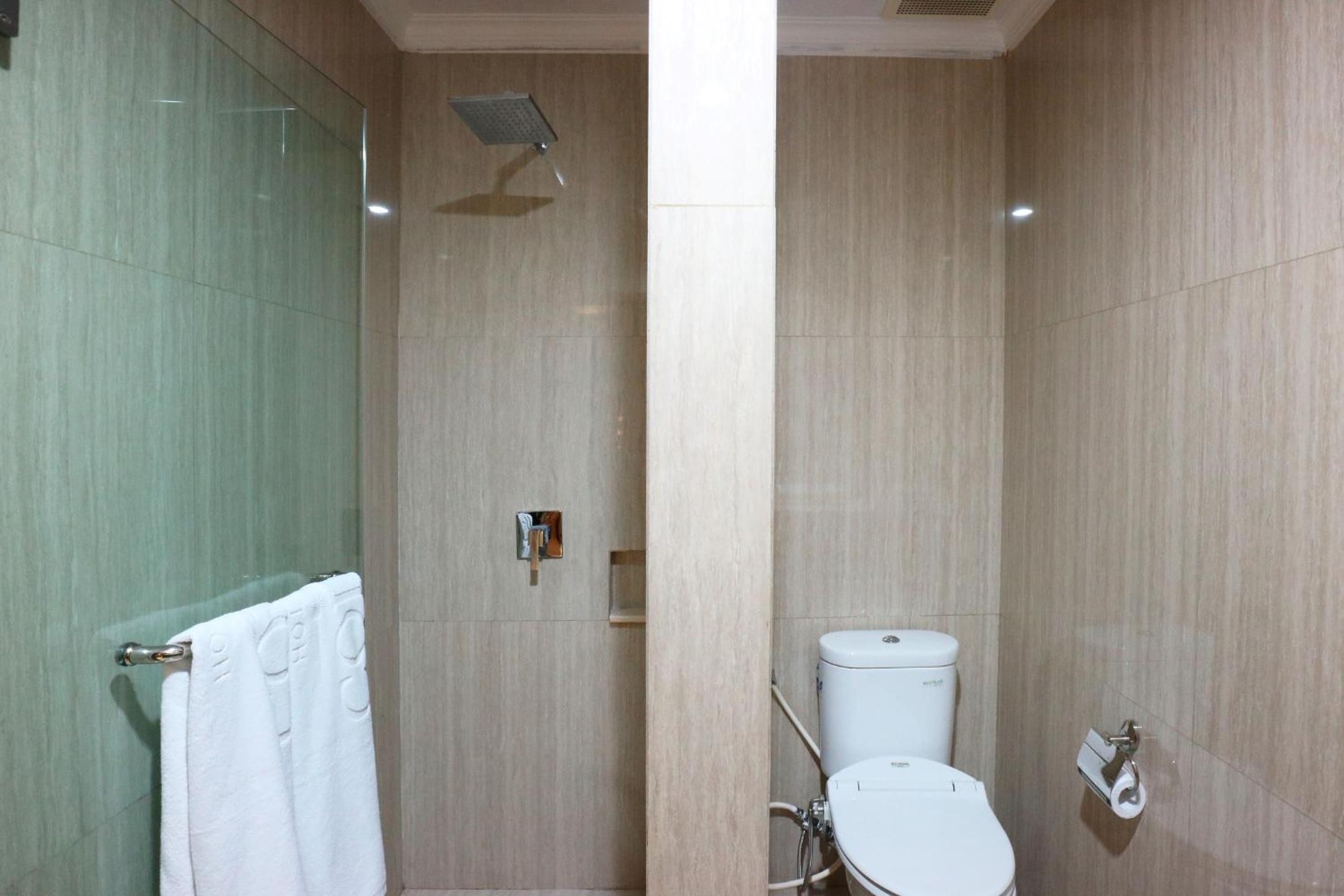 Large Double Room - Photo 2