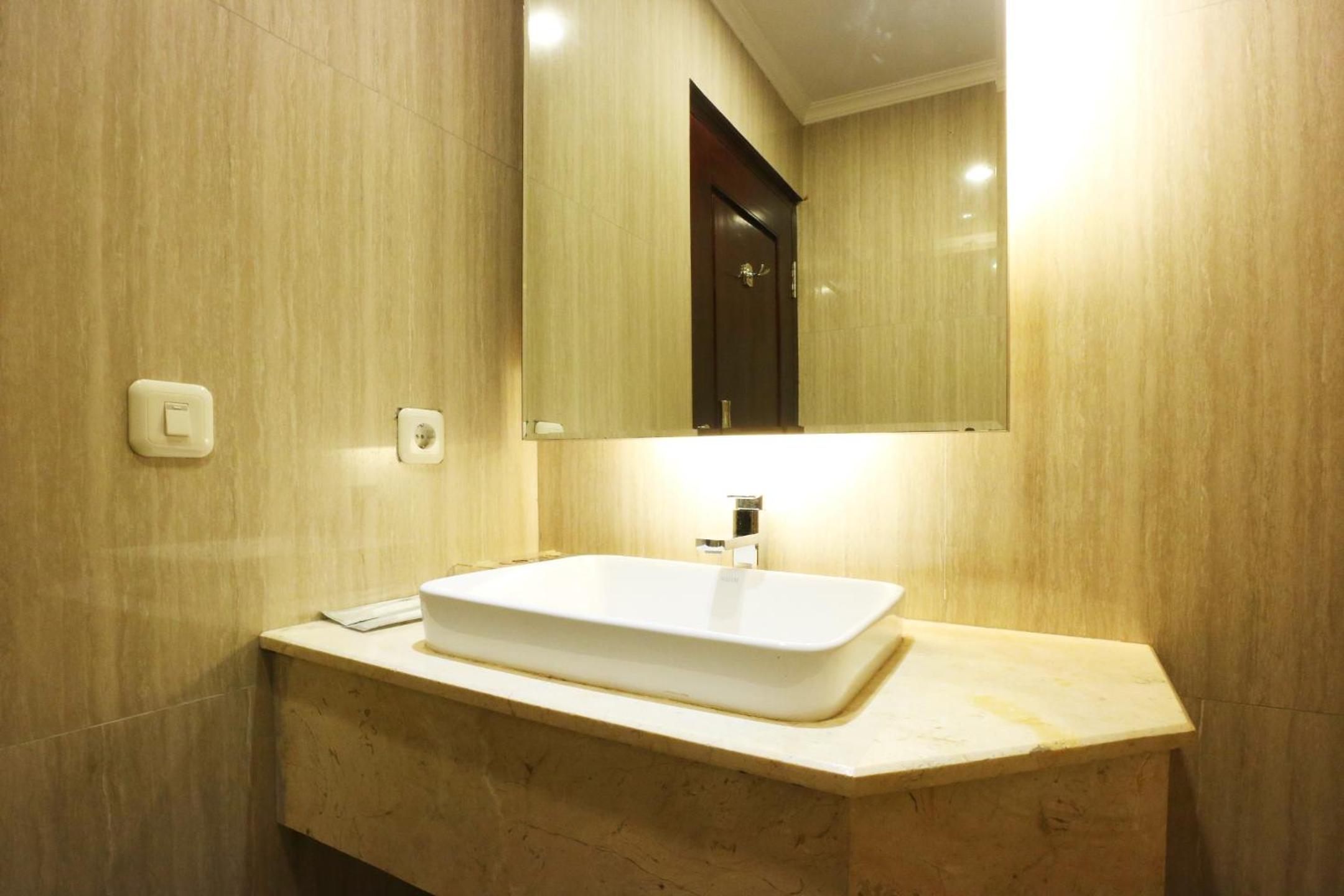 Standard Double Room - Photo 6