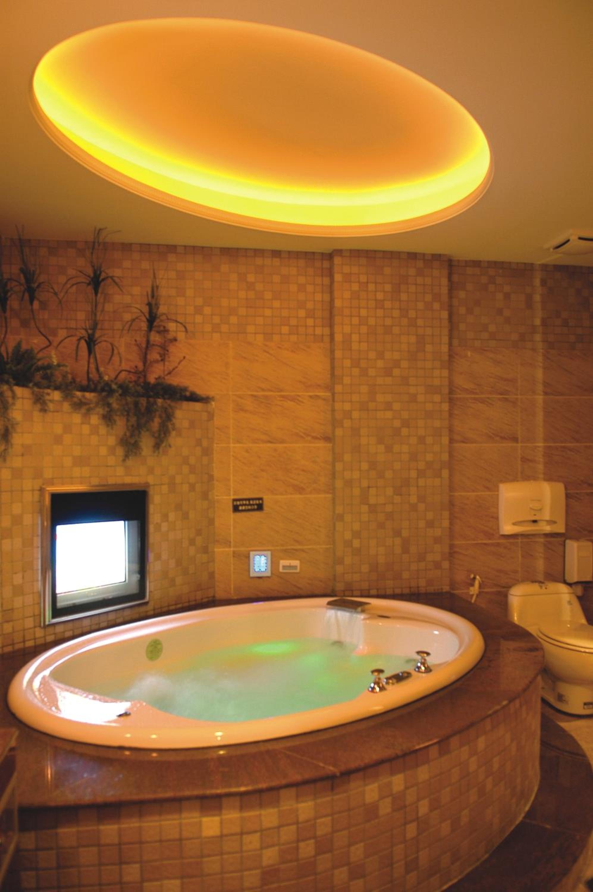King Room with Spa Bath photo 3