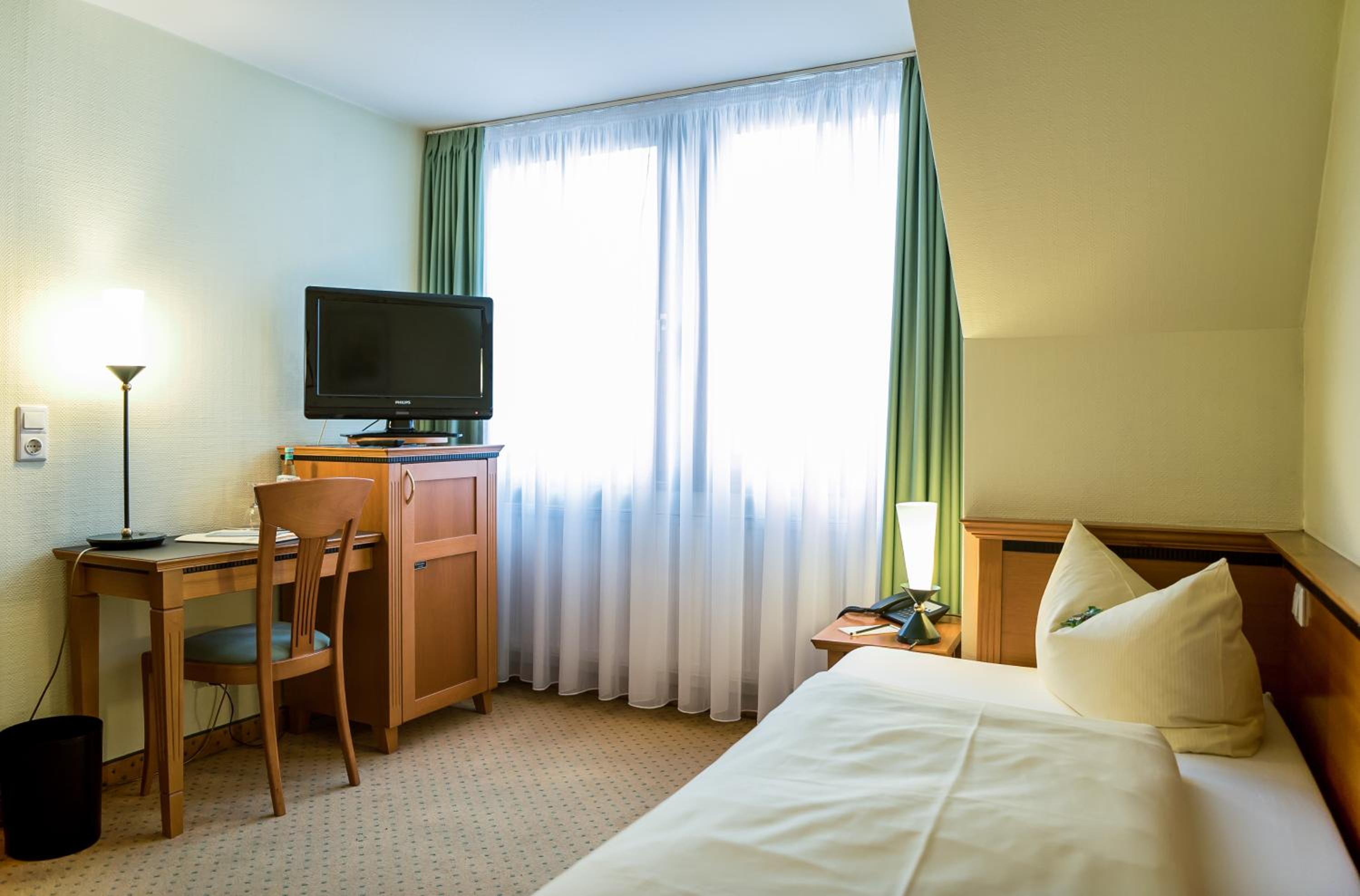 Double Room - Photo 12