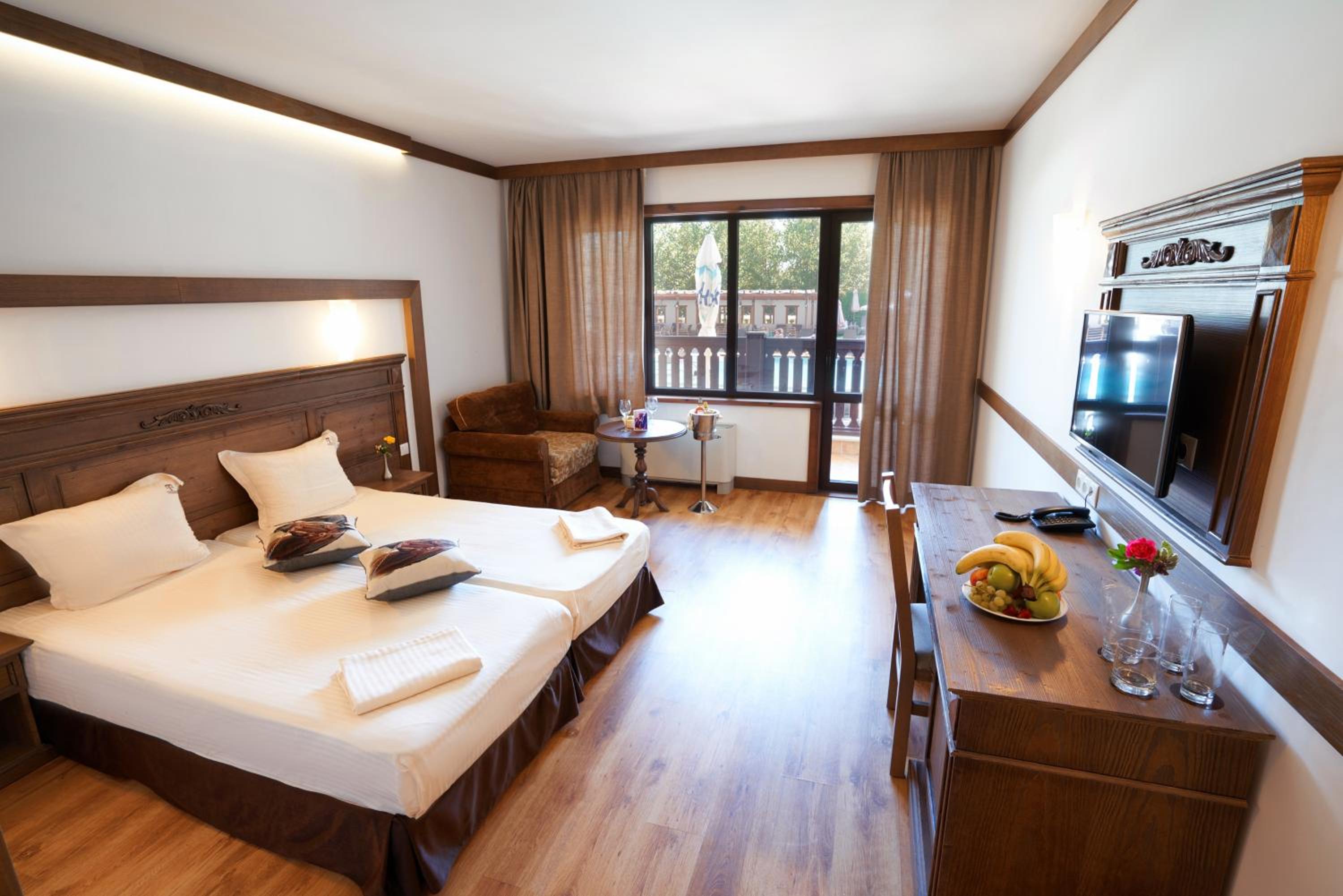 Deluxe Double Room photo 2