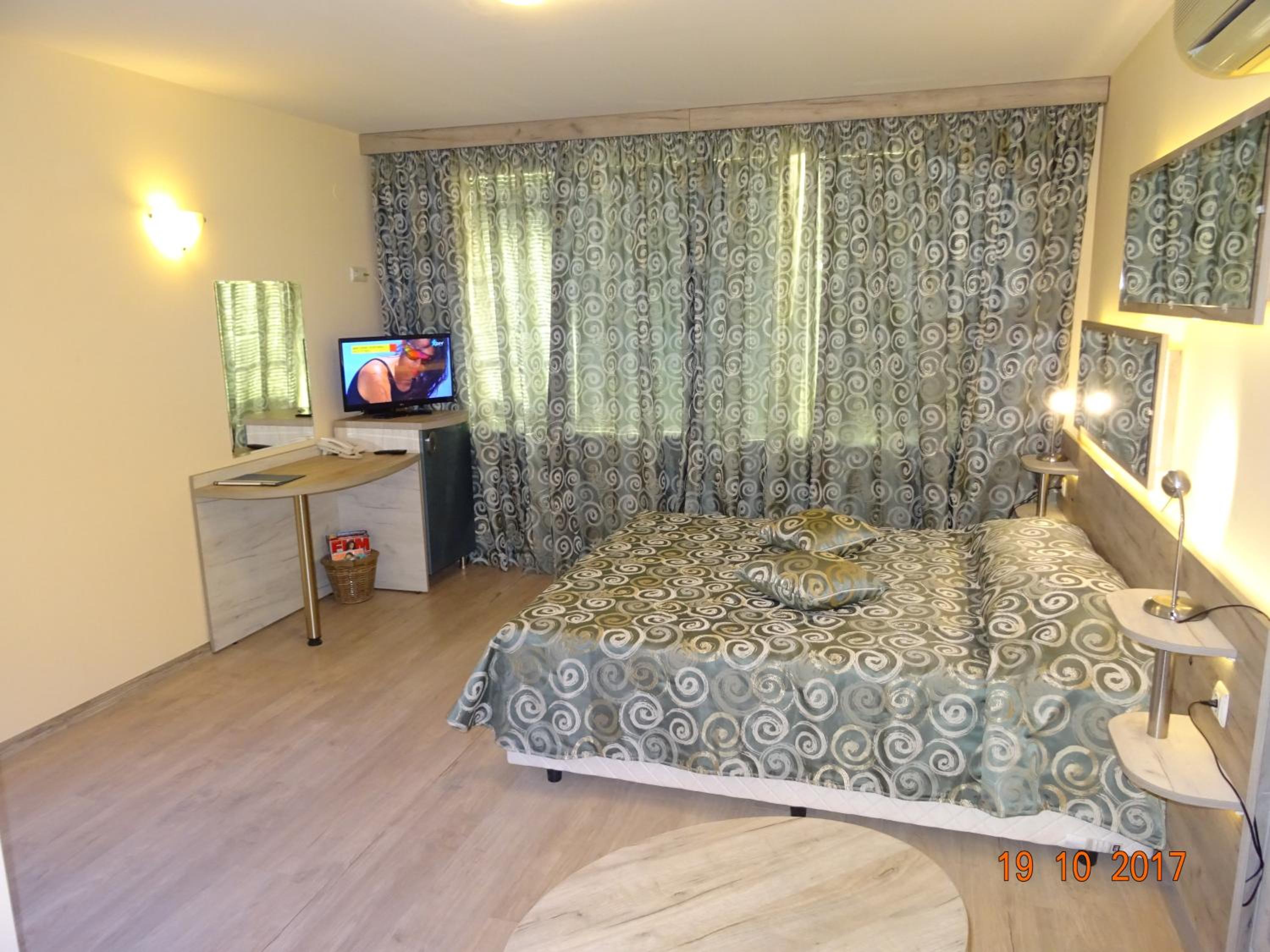 Deluxe Double Room with Balcony photo 3
