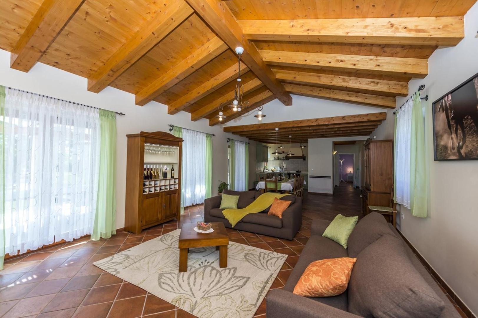 Villa photo 1