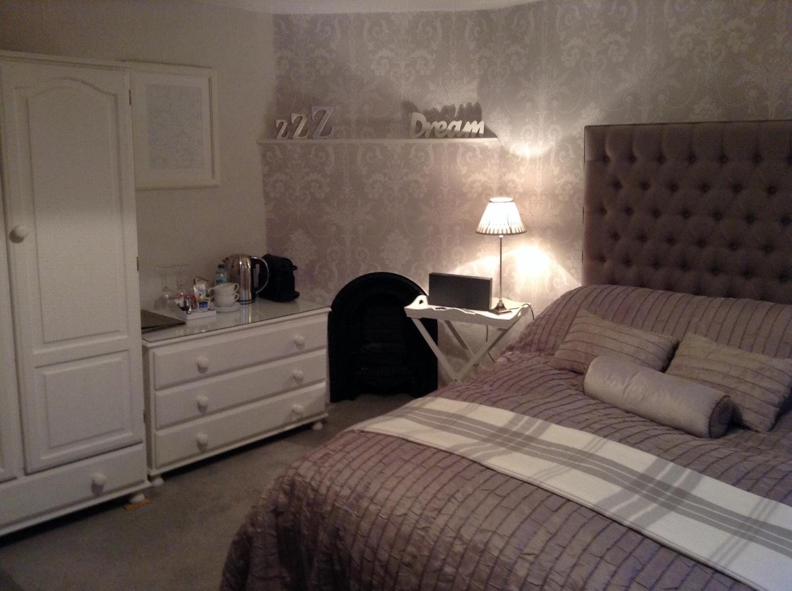 Double Room with Private External Bathroom - Photo 14
