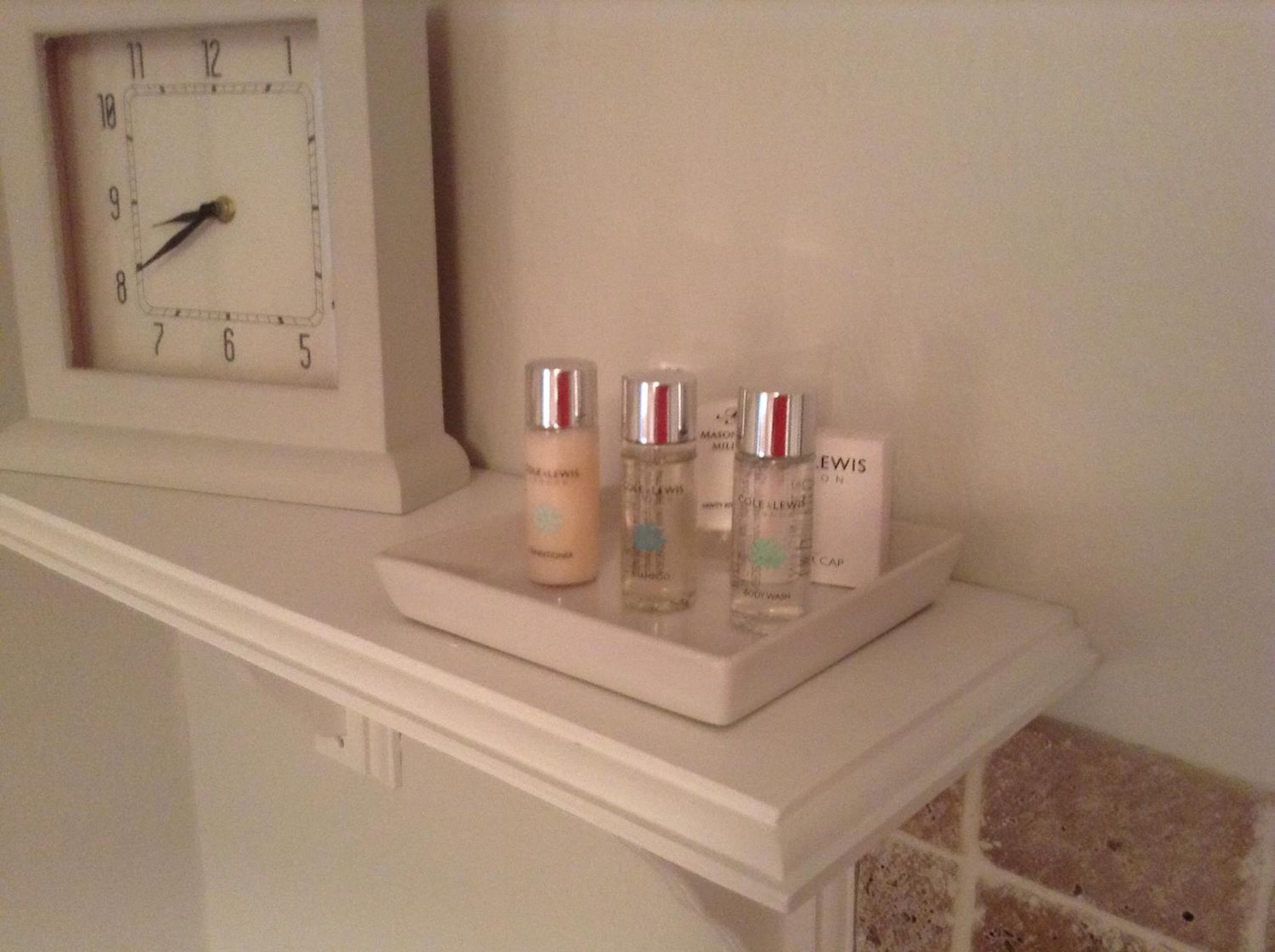Double Room with Private External Bathroom - Photo 2
