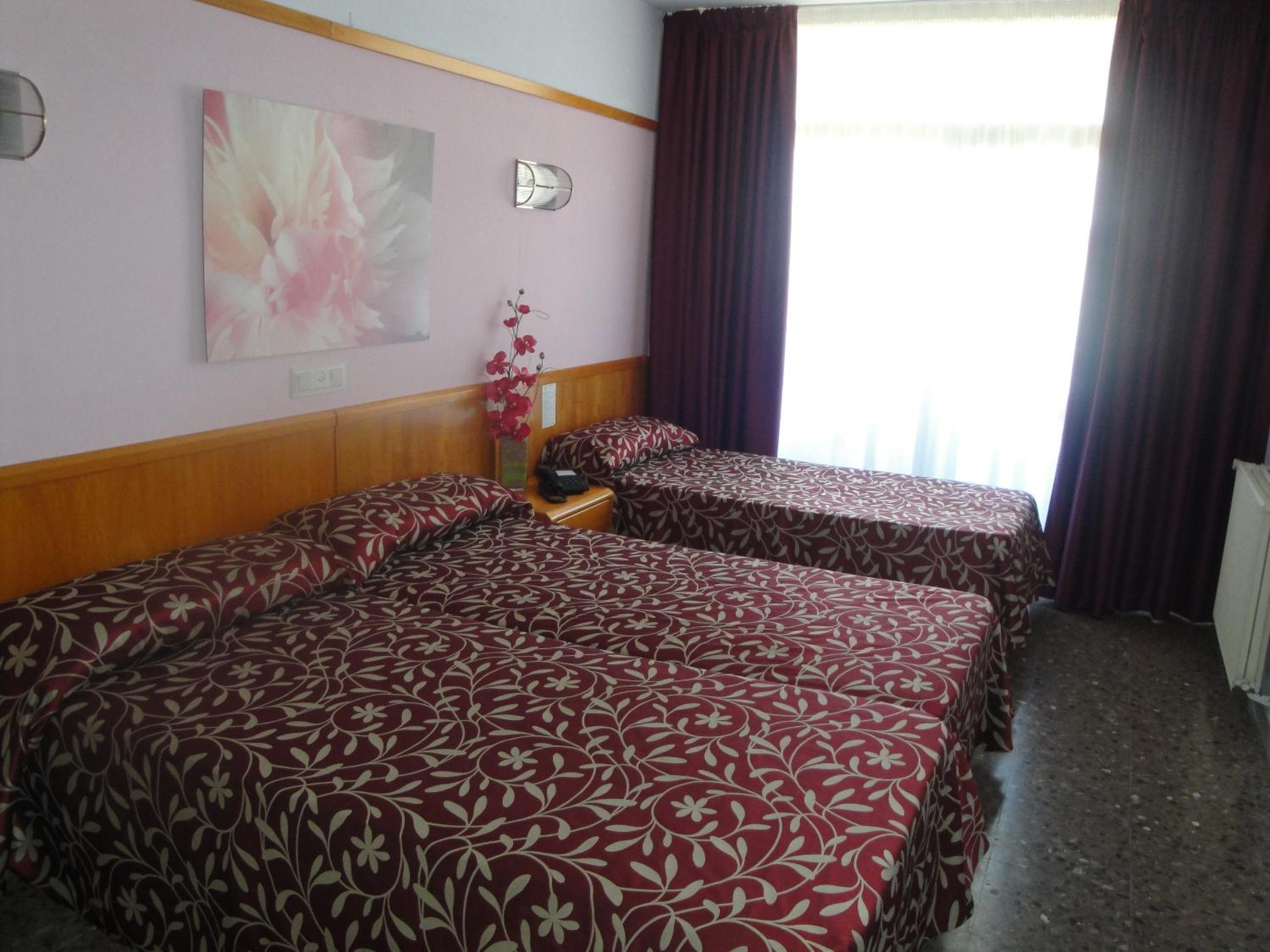 Triple Room (2 Adults + 1 Child) - 3 beds - Photo 3