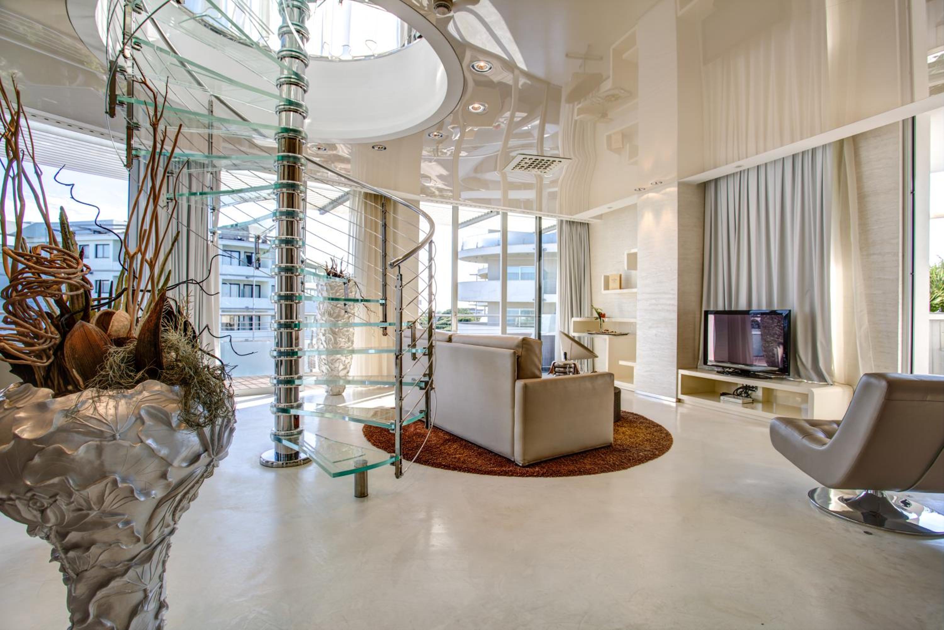 Luxury One-Bedroom Suite - Split Level with sea view