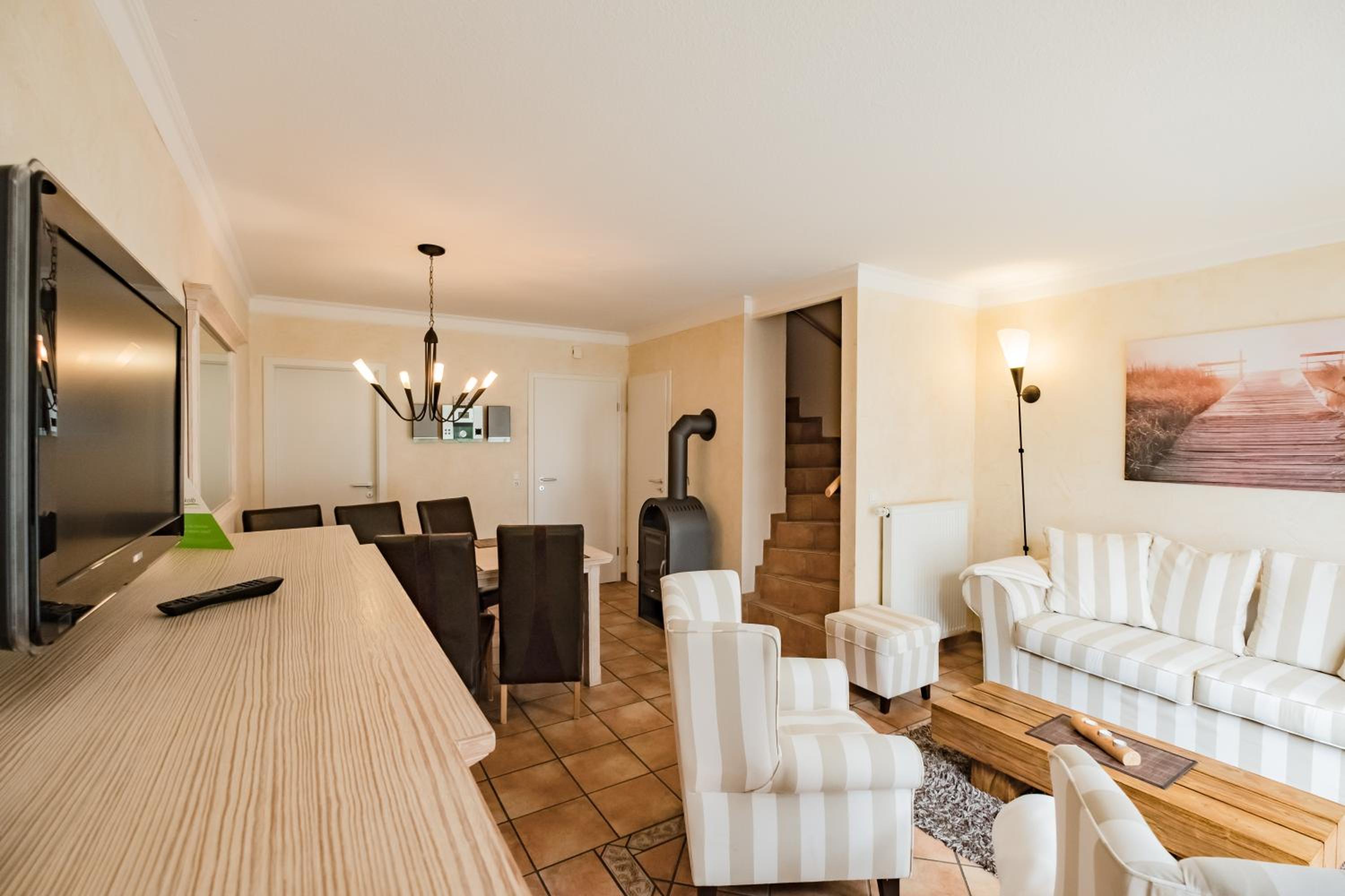 Chalet (2-6 Adults)
