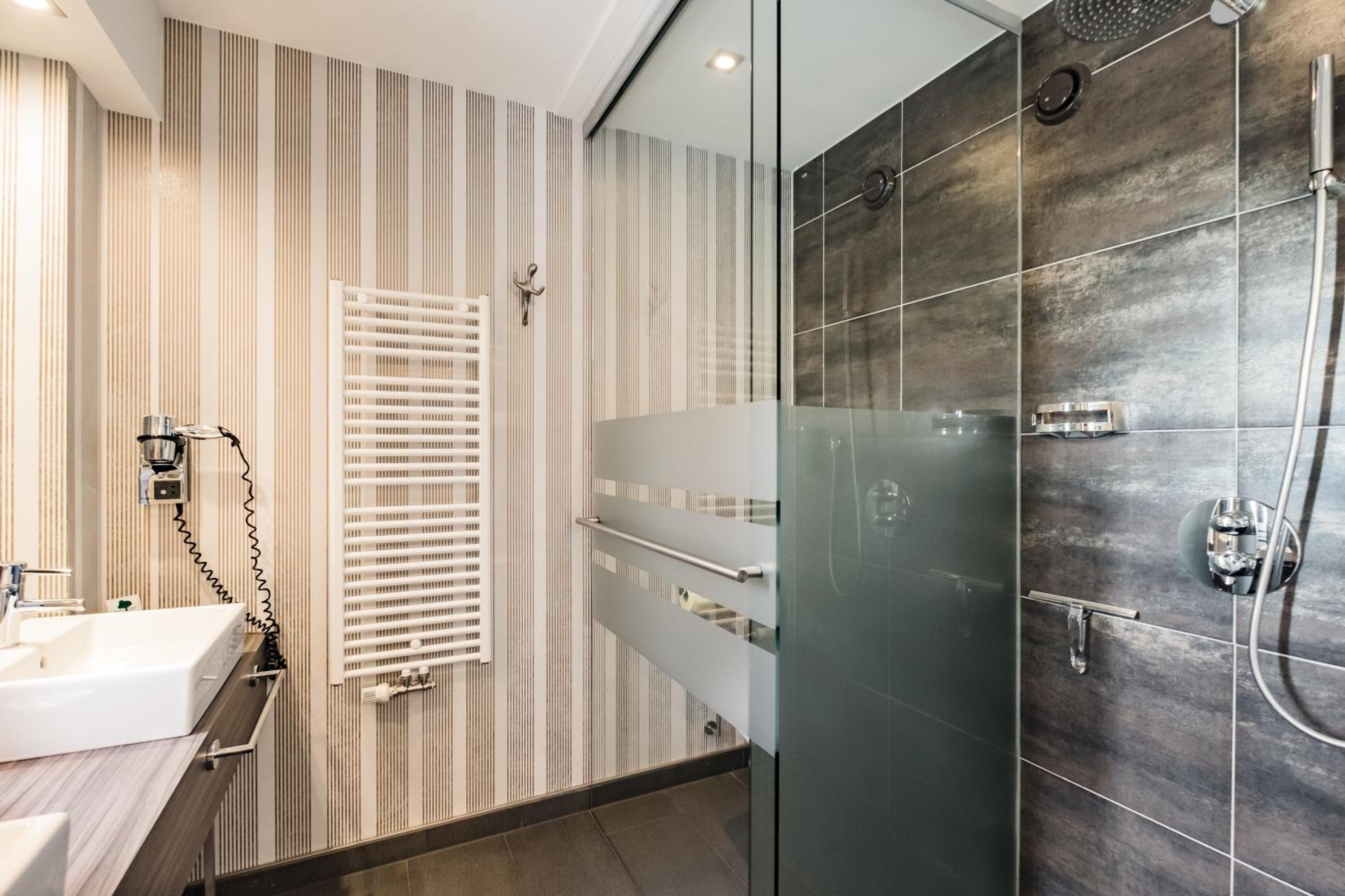 Junior Suite with Terrace - Photo 3
