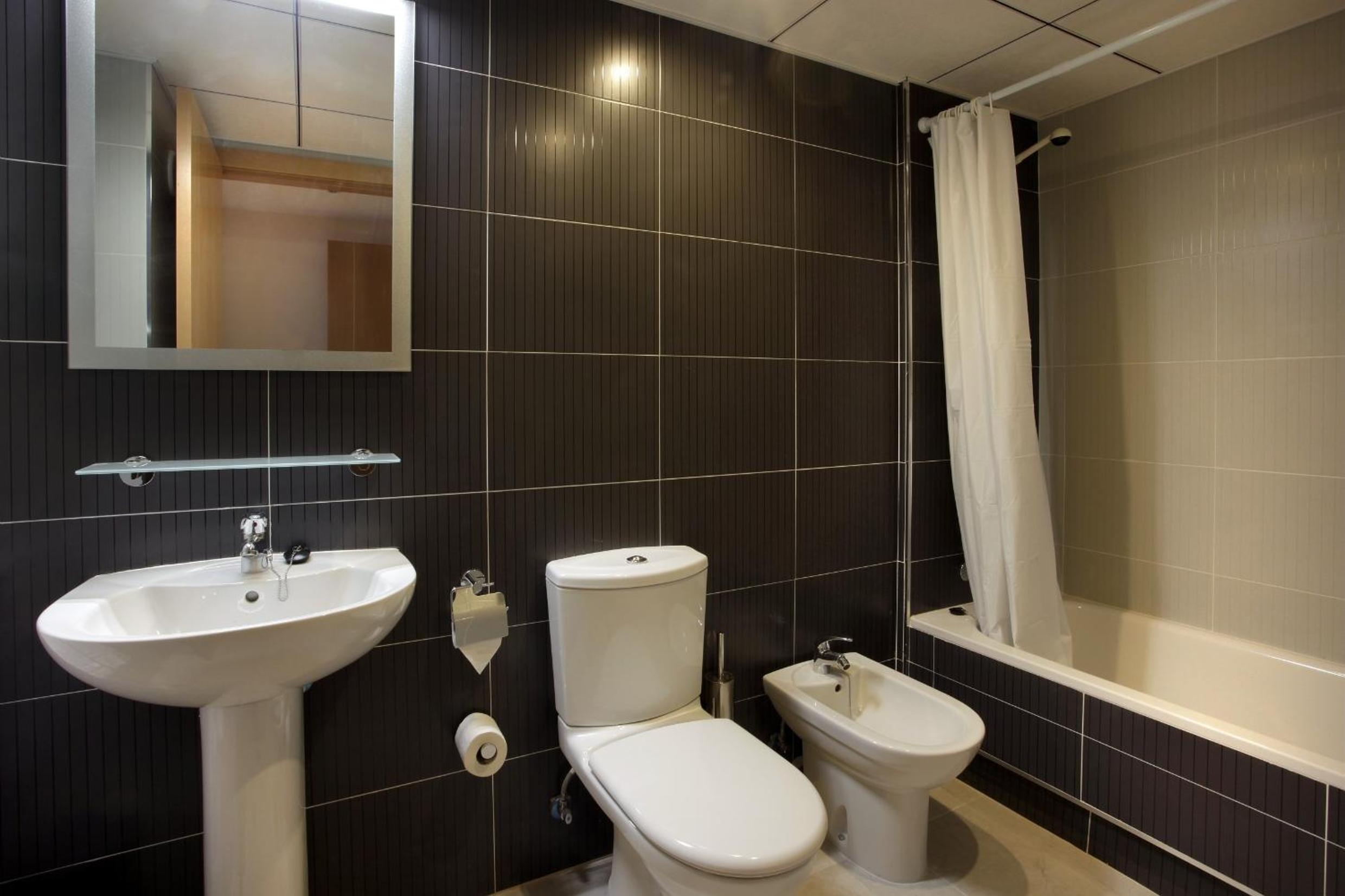 Two-Bedroom Apartment (2-6 People) photo 3
