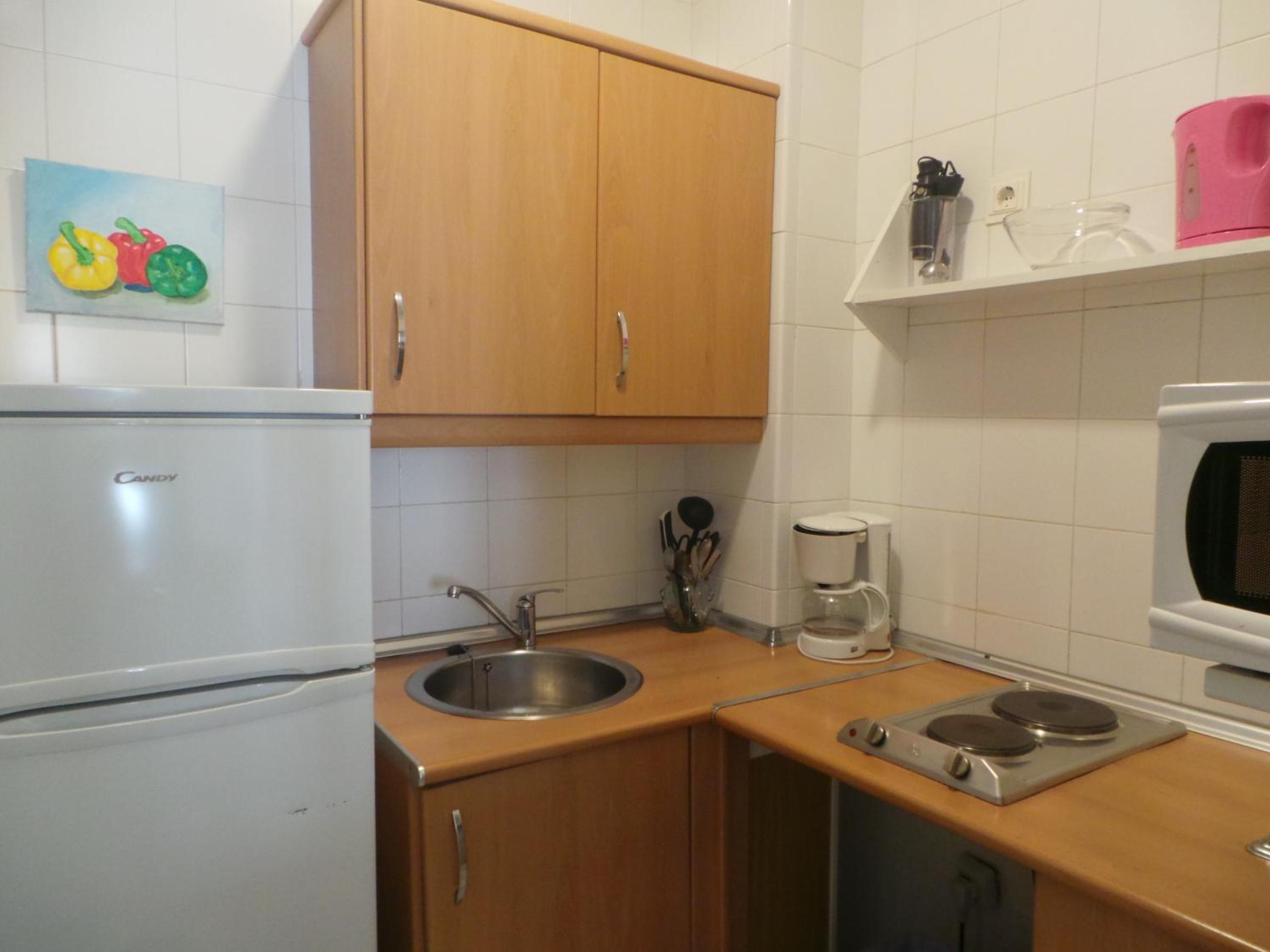 One-Bedroom Apartment - Photo 2