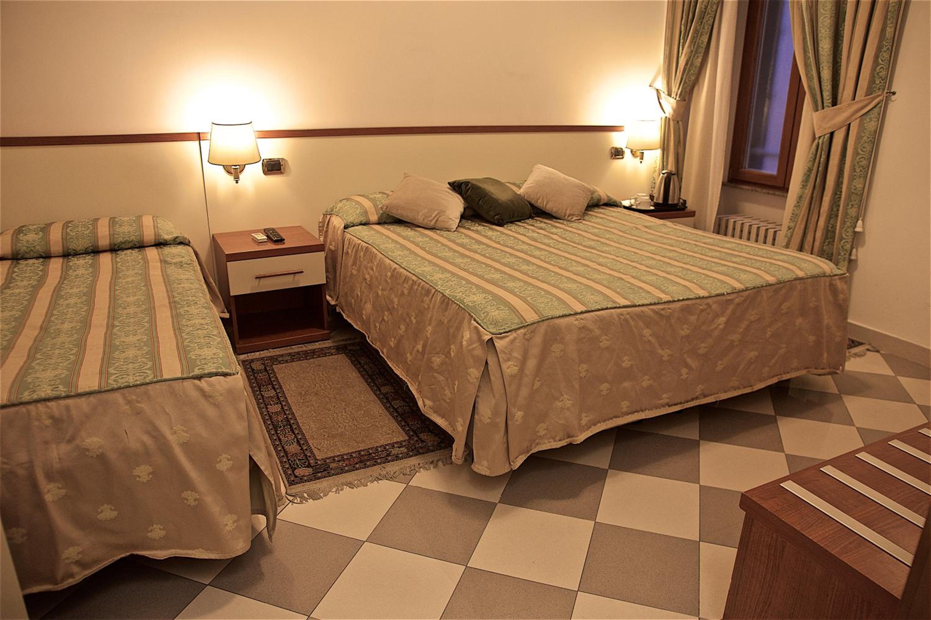Triple Room with Private Bathroom photo 1
