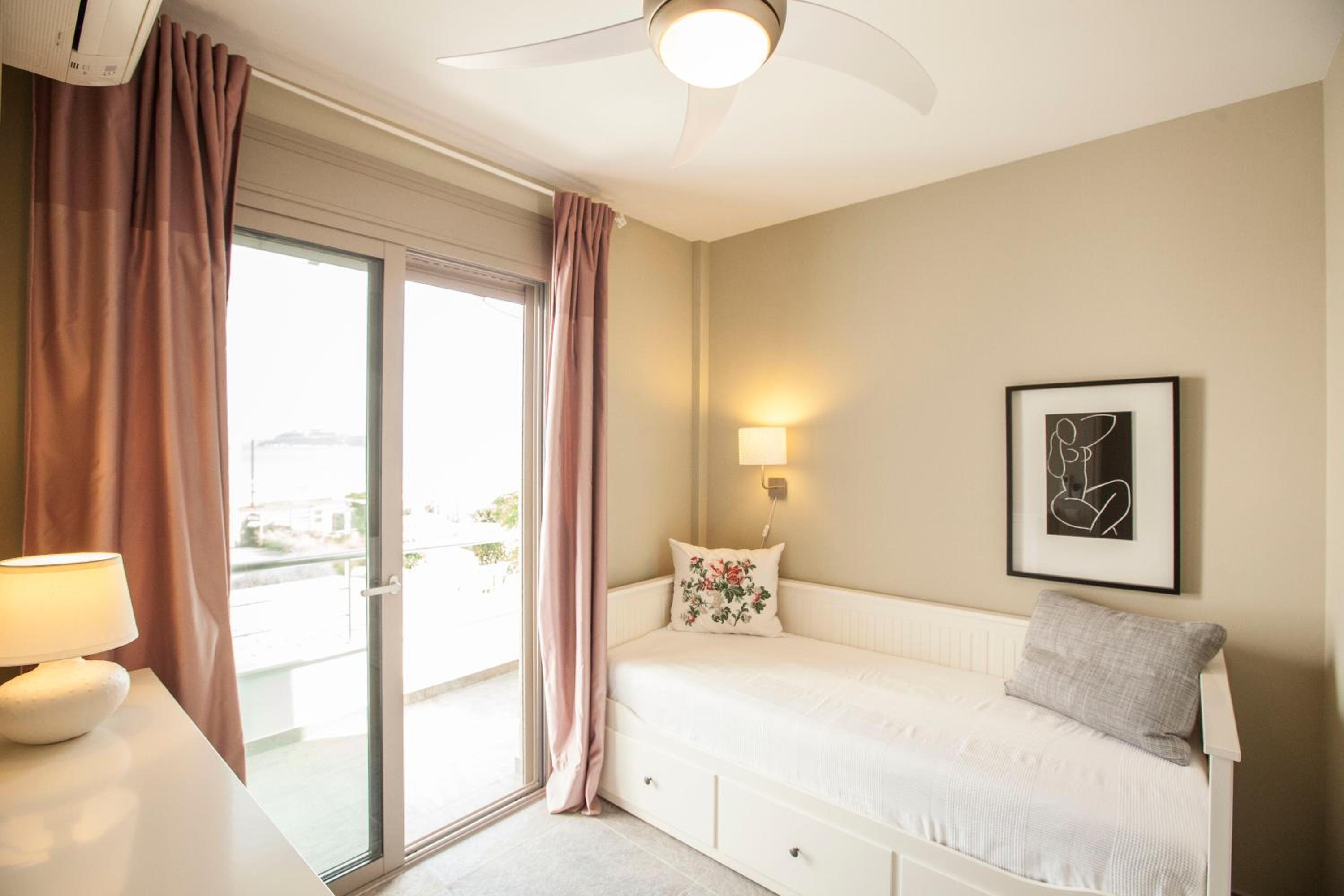 Three-Bedroom Villa photo 1