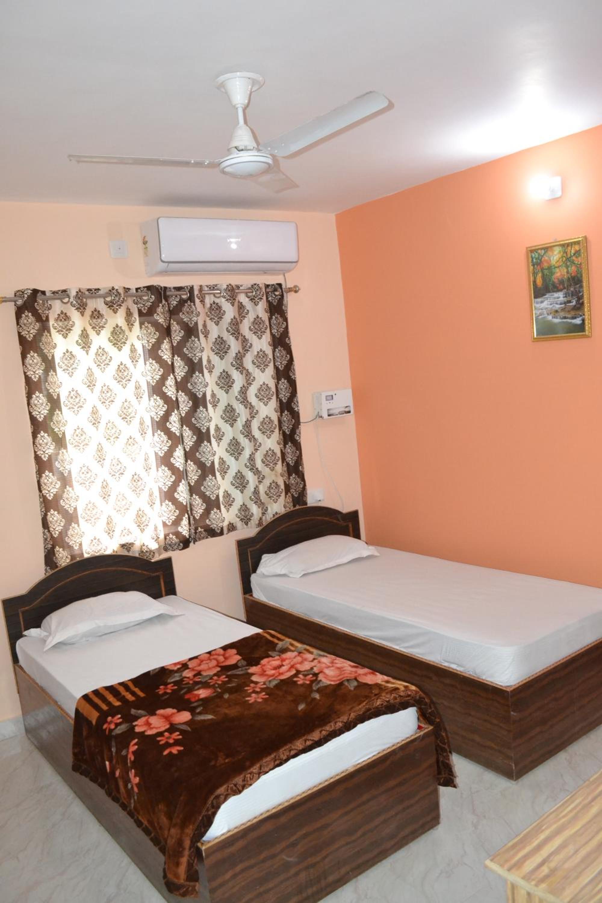 Budget Double Room - Photo 1
