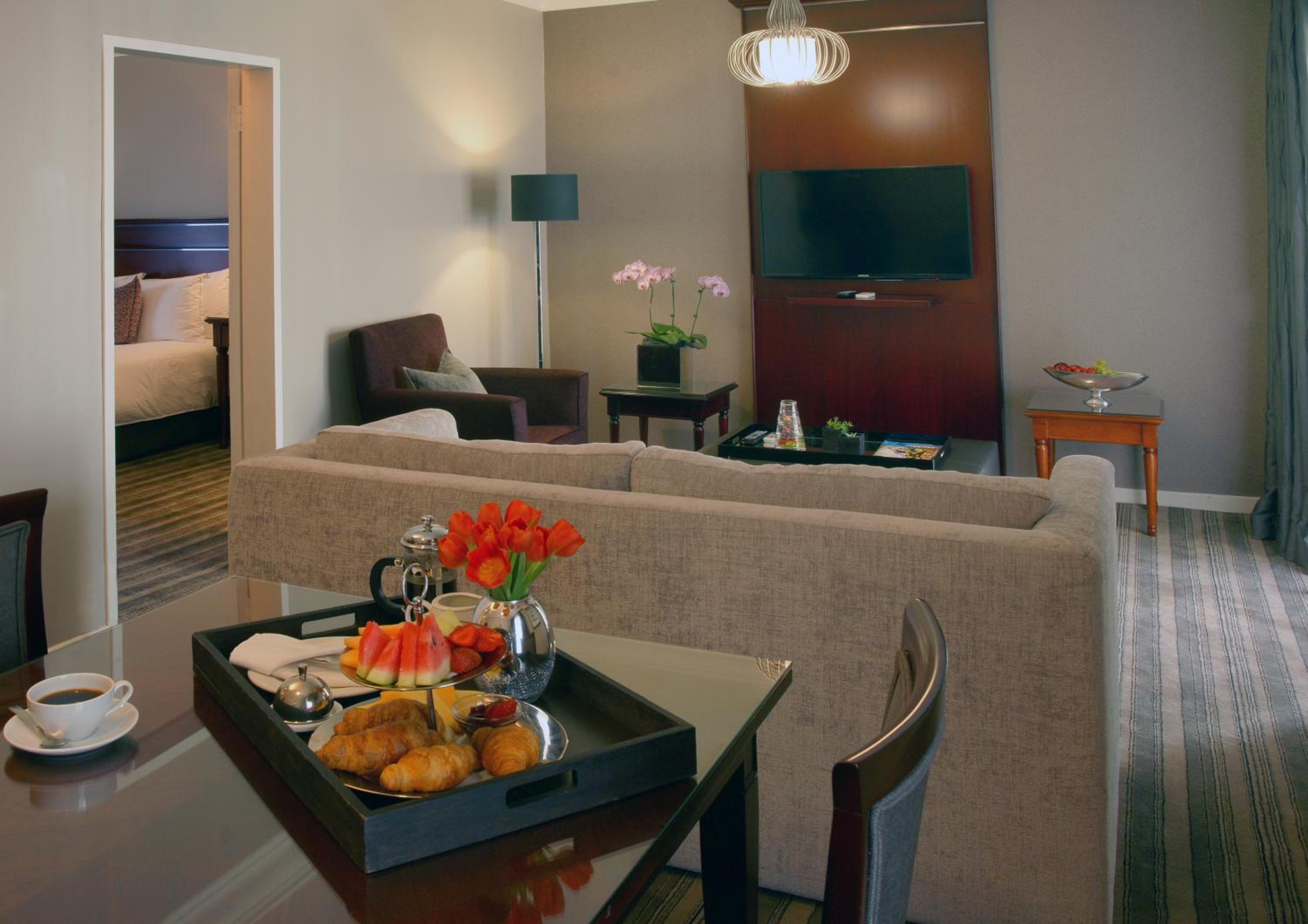 1 Bedroom Suite Queen Non-Smoking photo 3