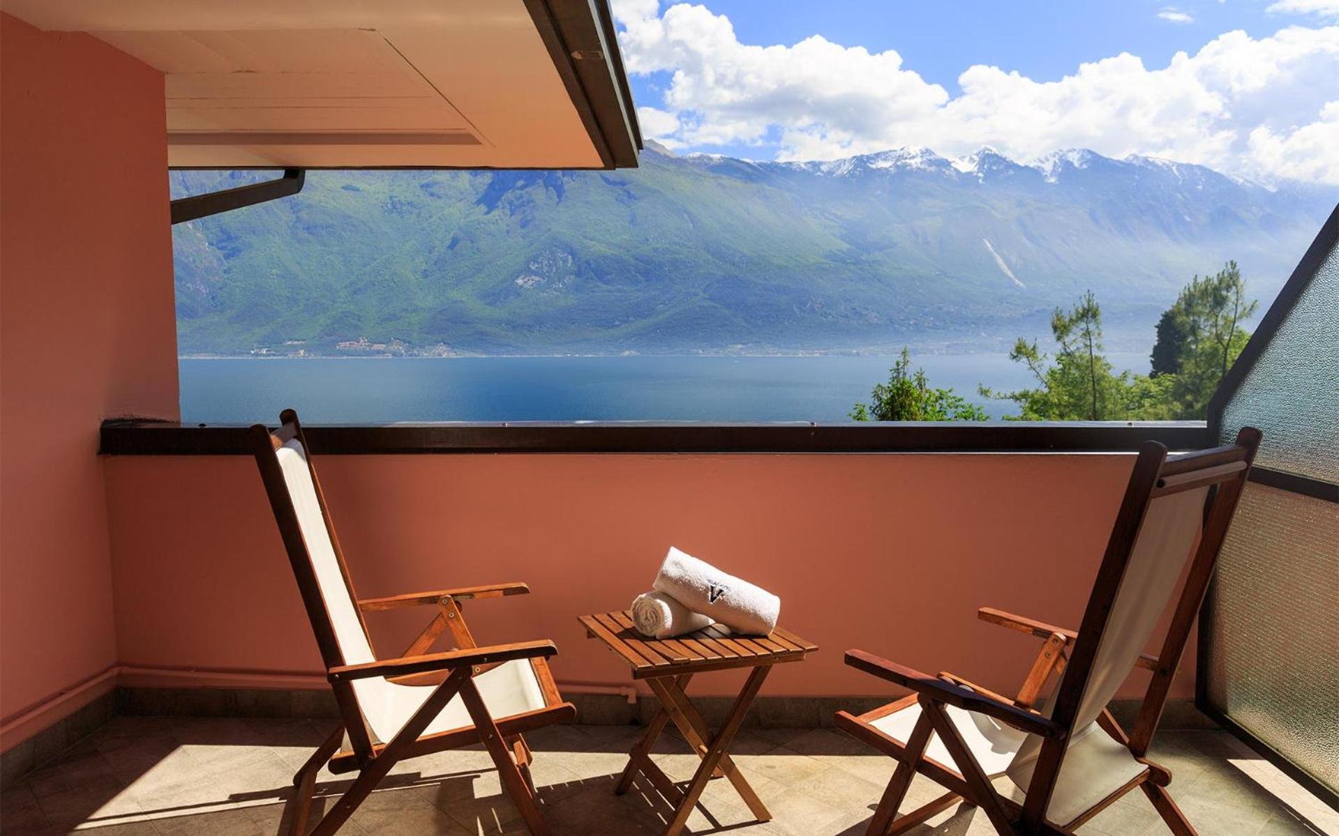 Premium Room with Lake View photo 3
