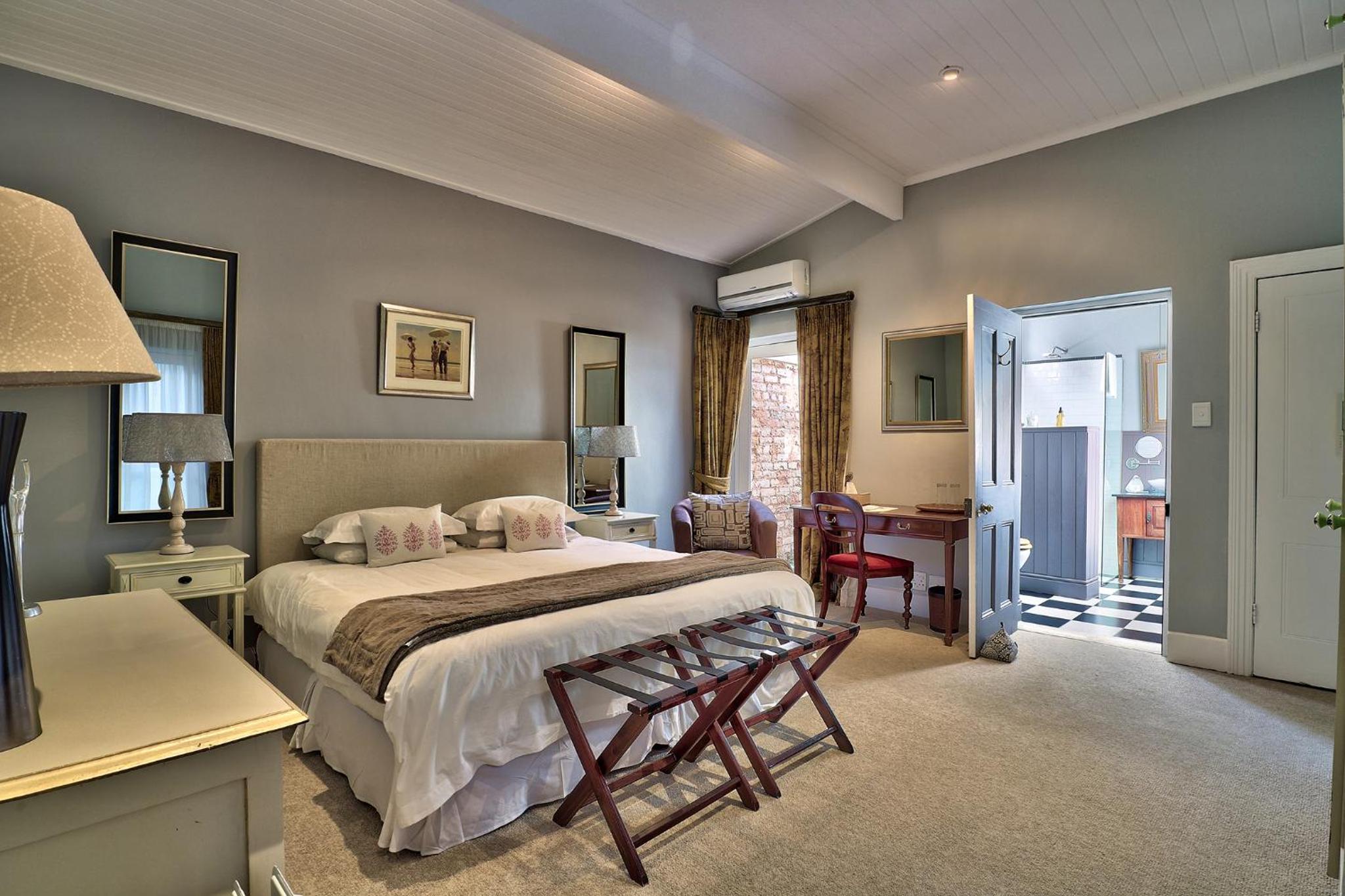Luxury Double Room with Air Conditioning - Photo 2