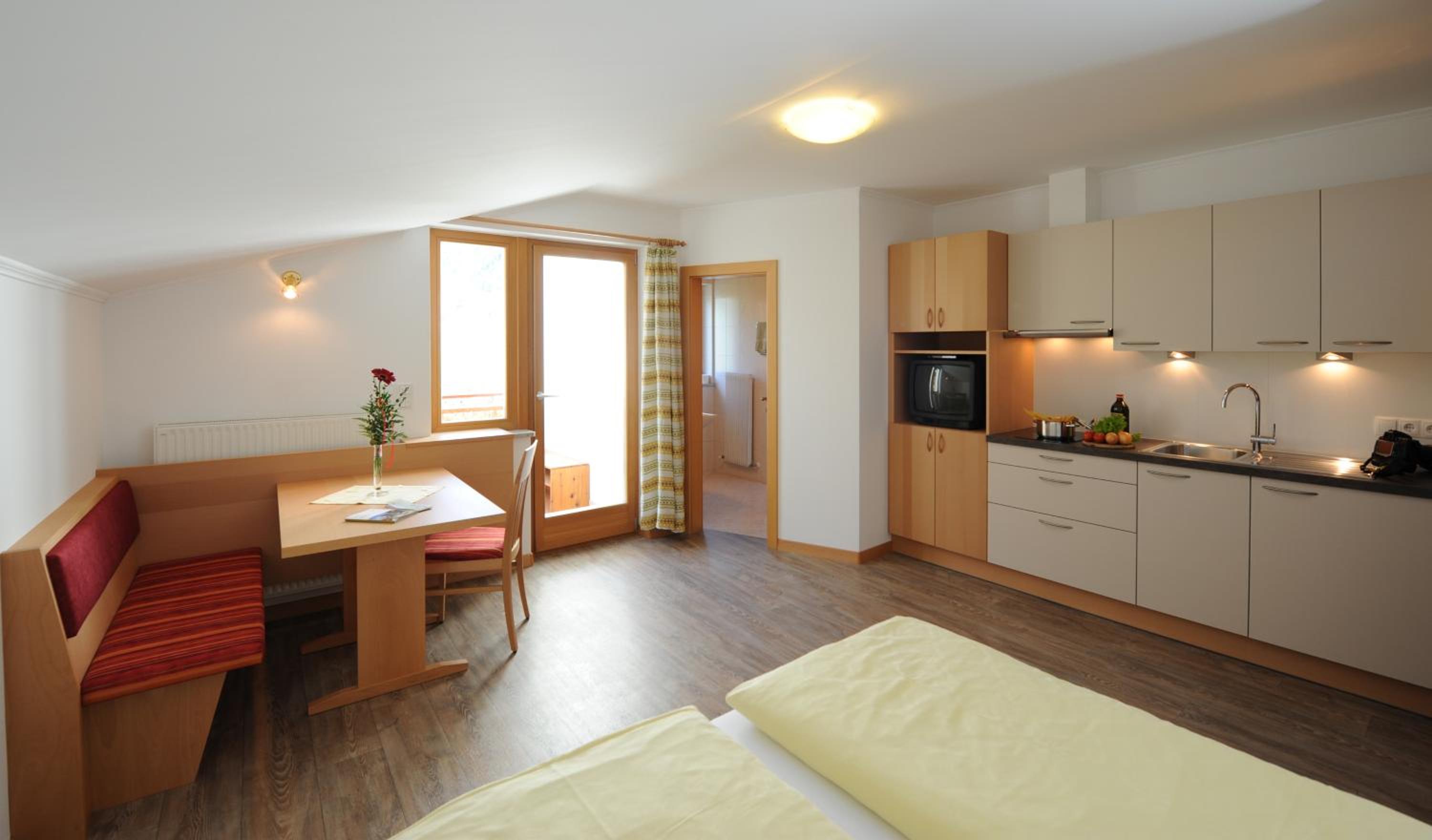 Studio Apartment photo 3