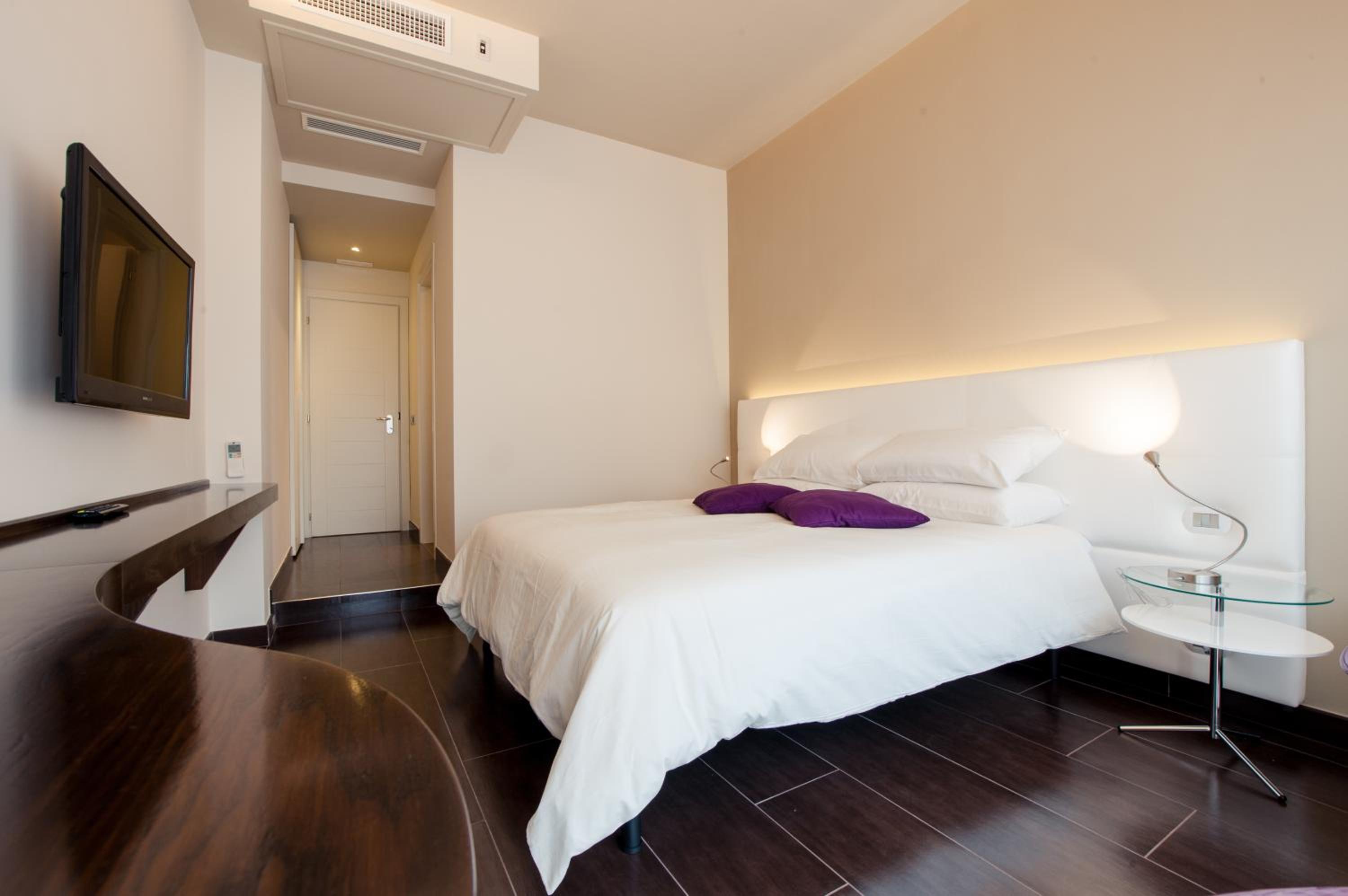 Double or Twin Room photo 3