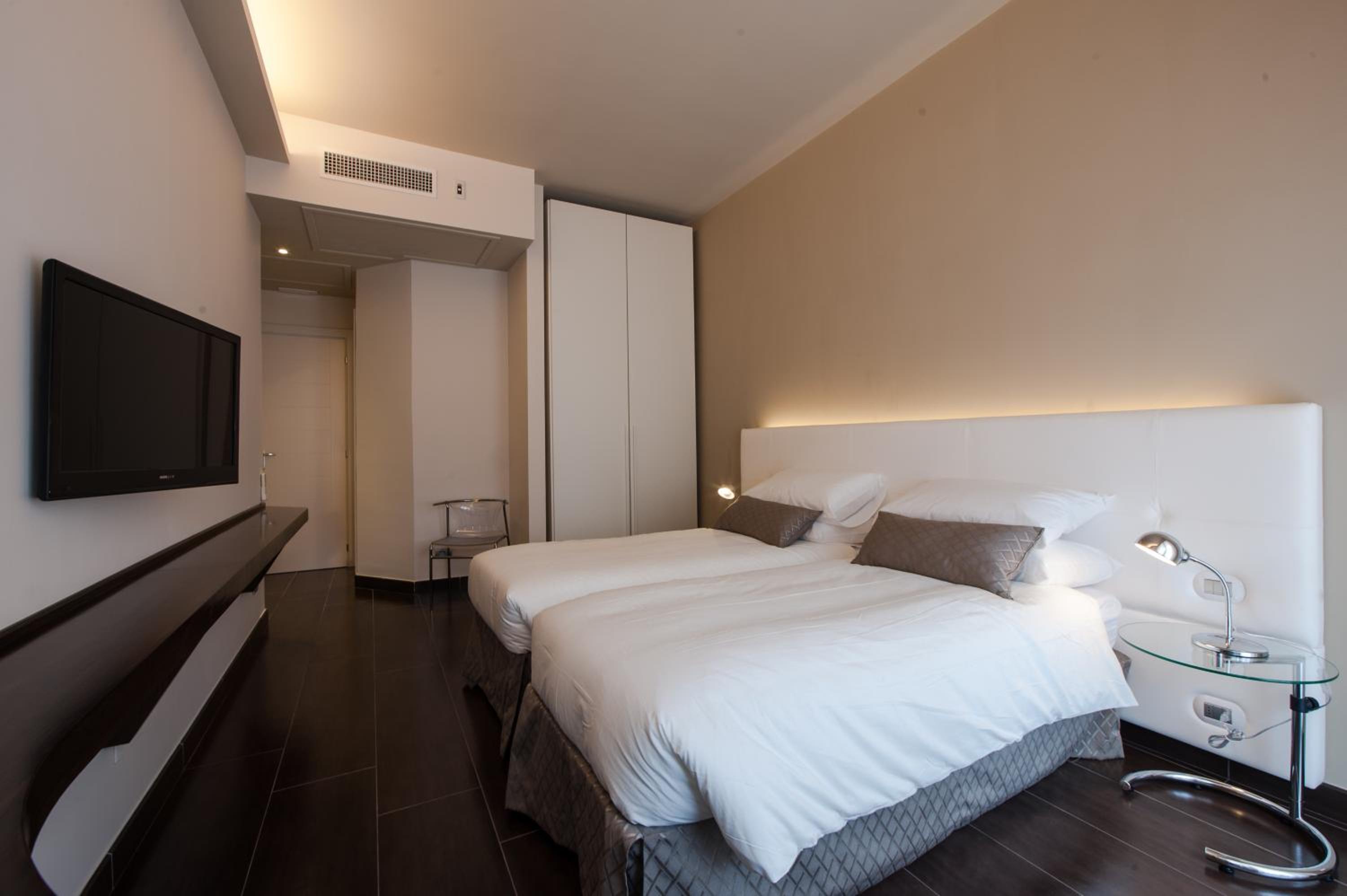 Double or Twin Room photo 2