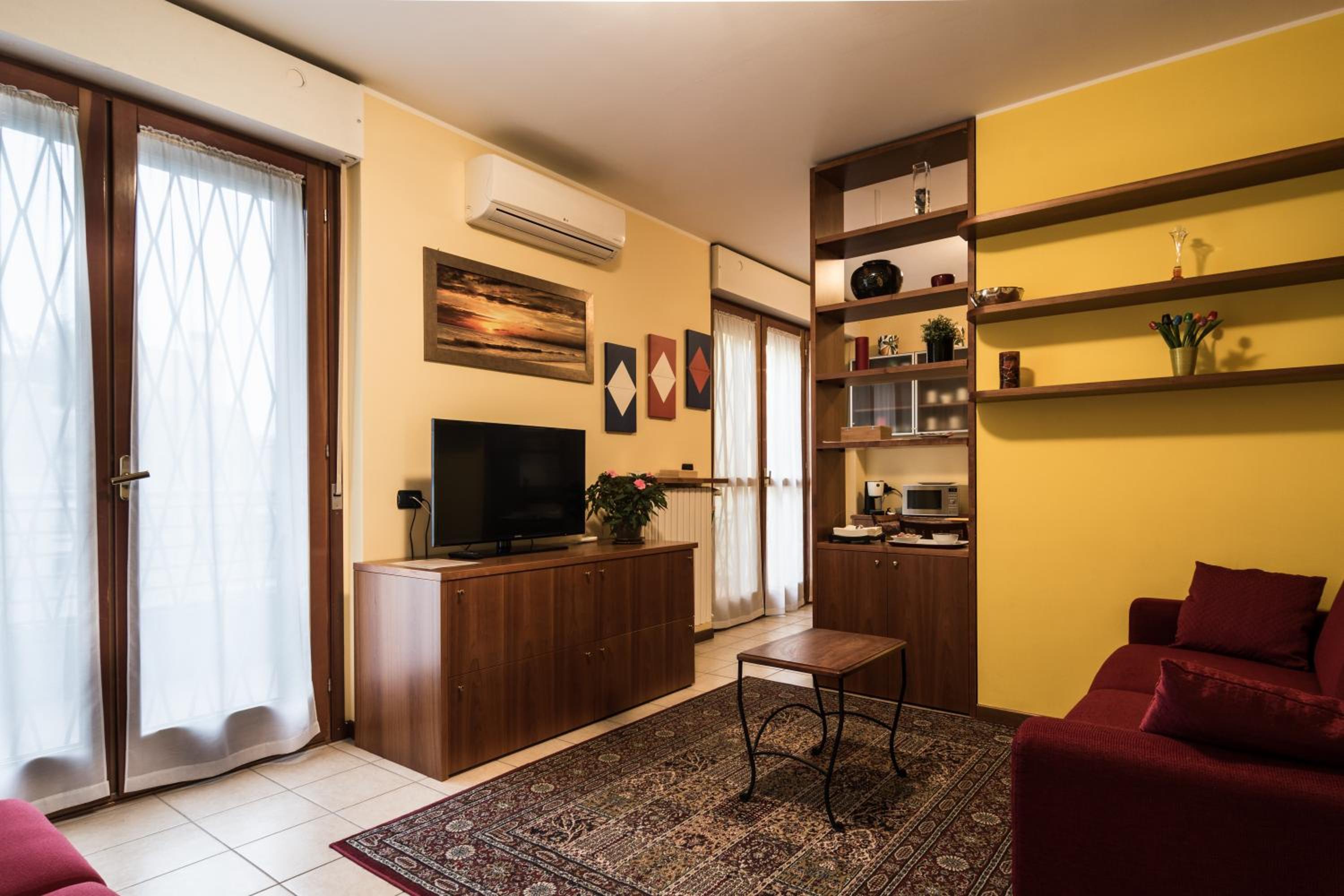 One-Bedroom House photo 1