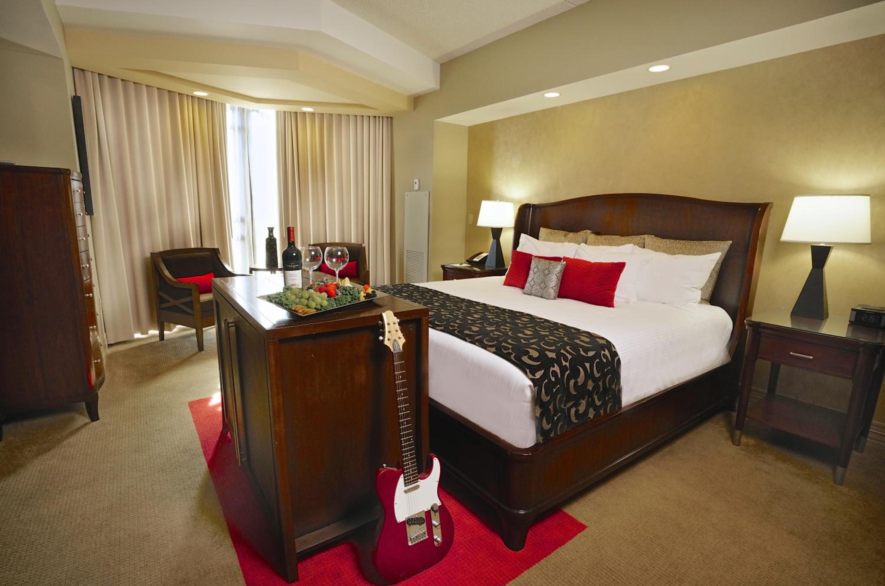 Cherokee Suite Hard Rock Tower  - Photo 5