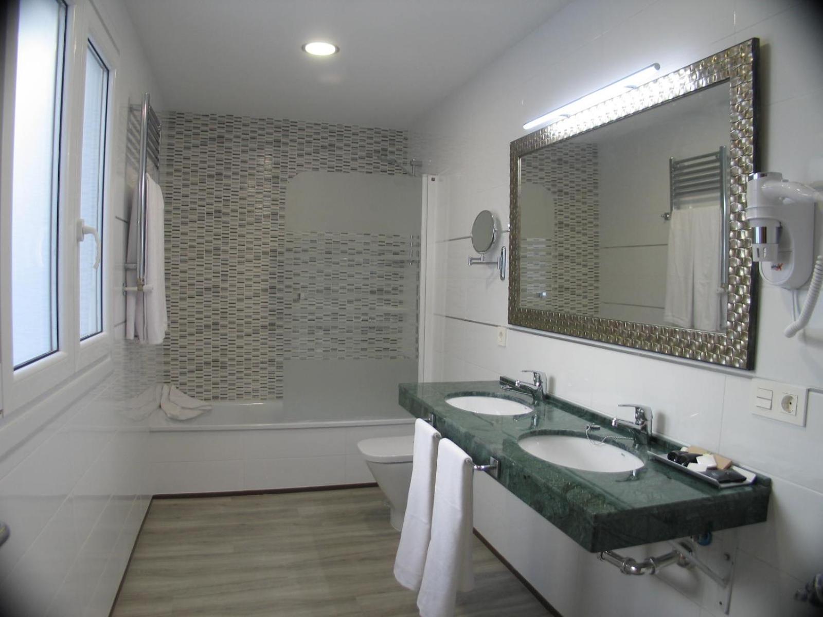 Superior Double Room - Photo 3