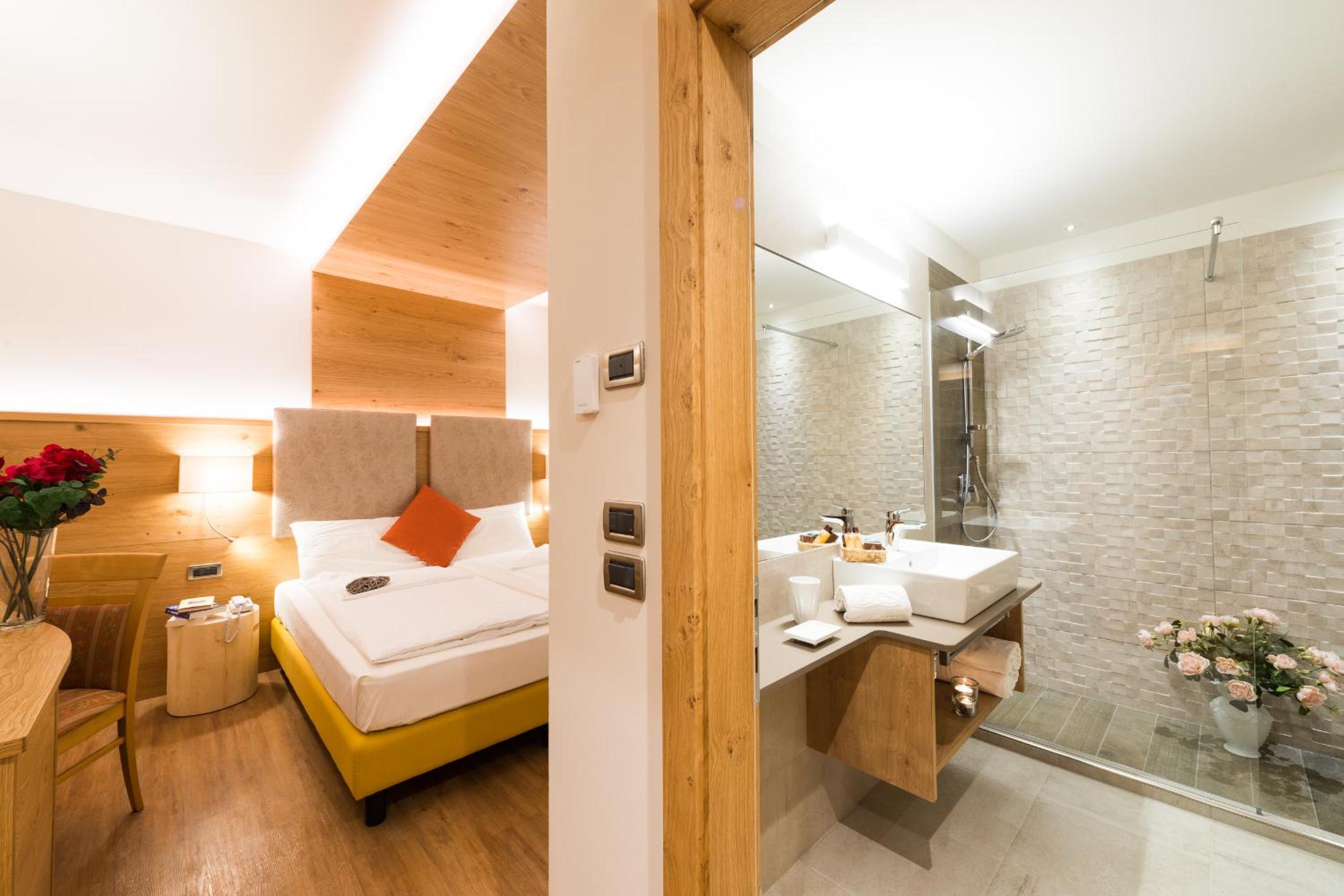 Superior Deluxe Double or Twin Room  - Photo 1