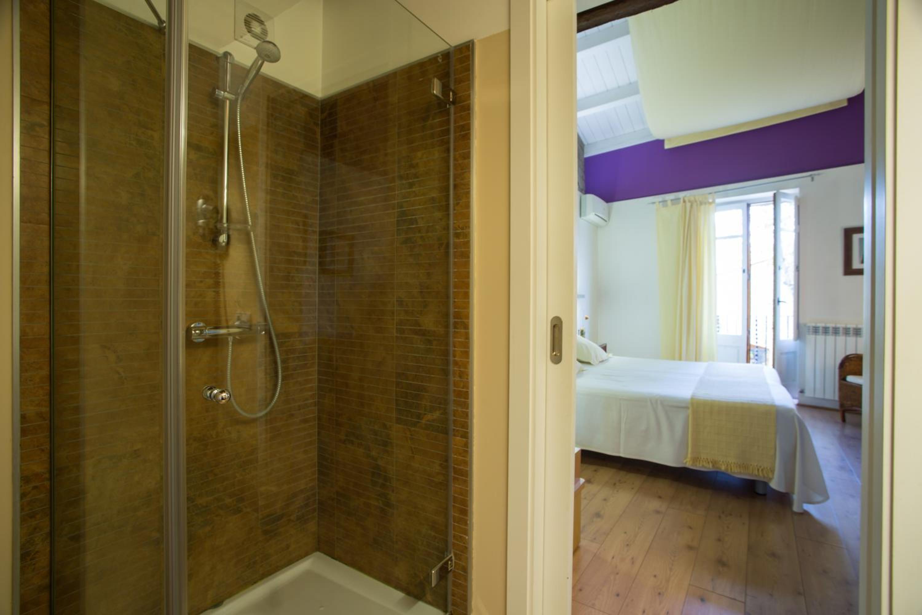 Deluxe Double Room with fireplace and arc photo 2