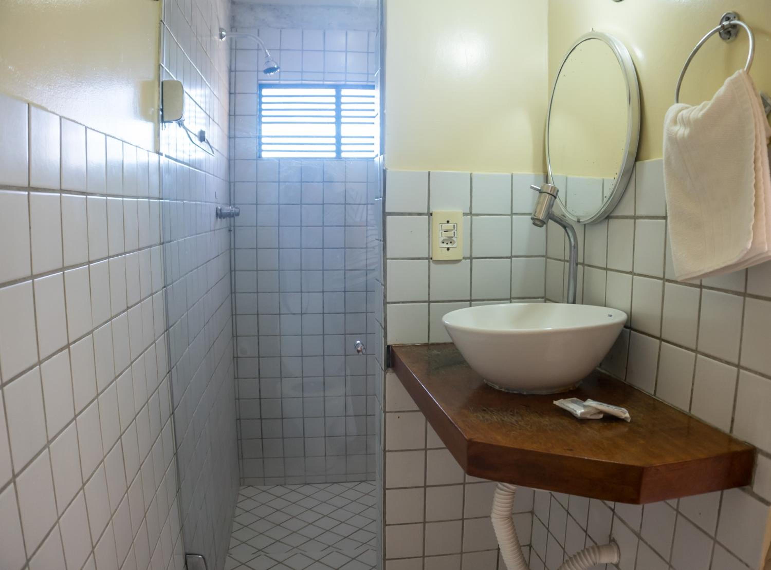 Deluxe Double or Twin Room - Photo 6