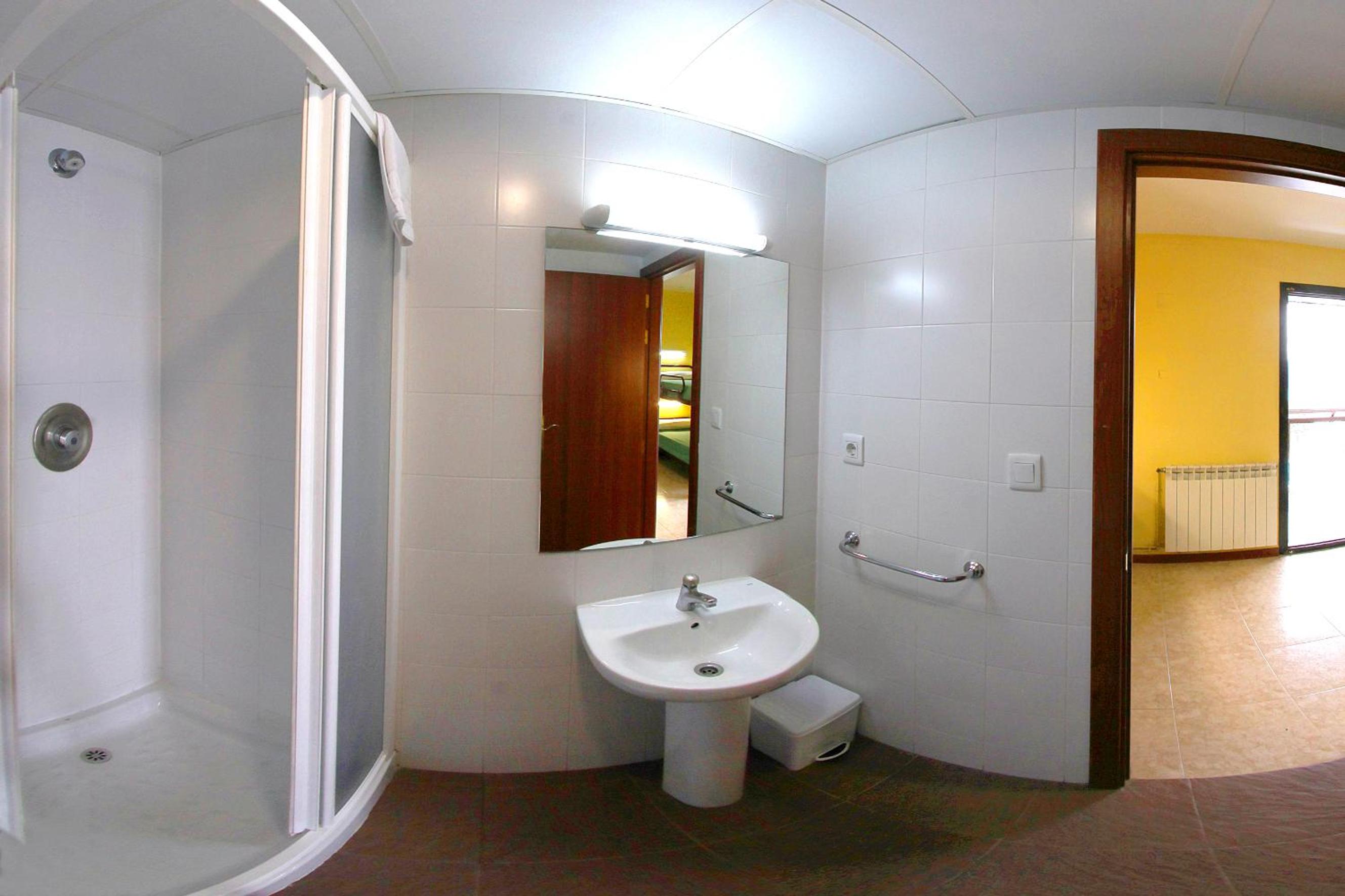 Family Room with Bathroom photo 3