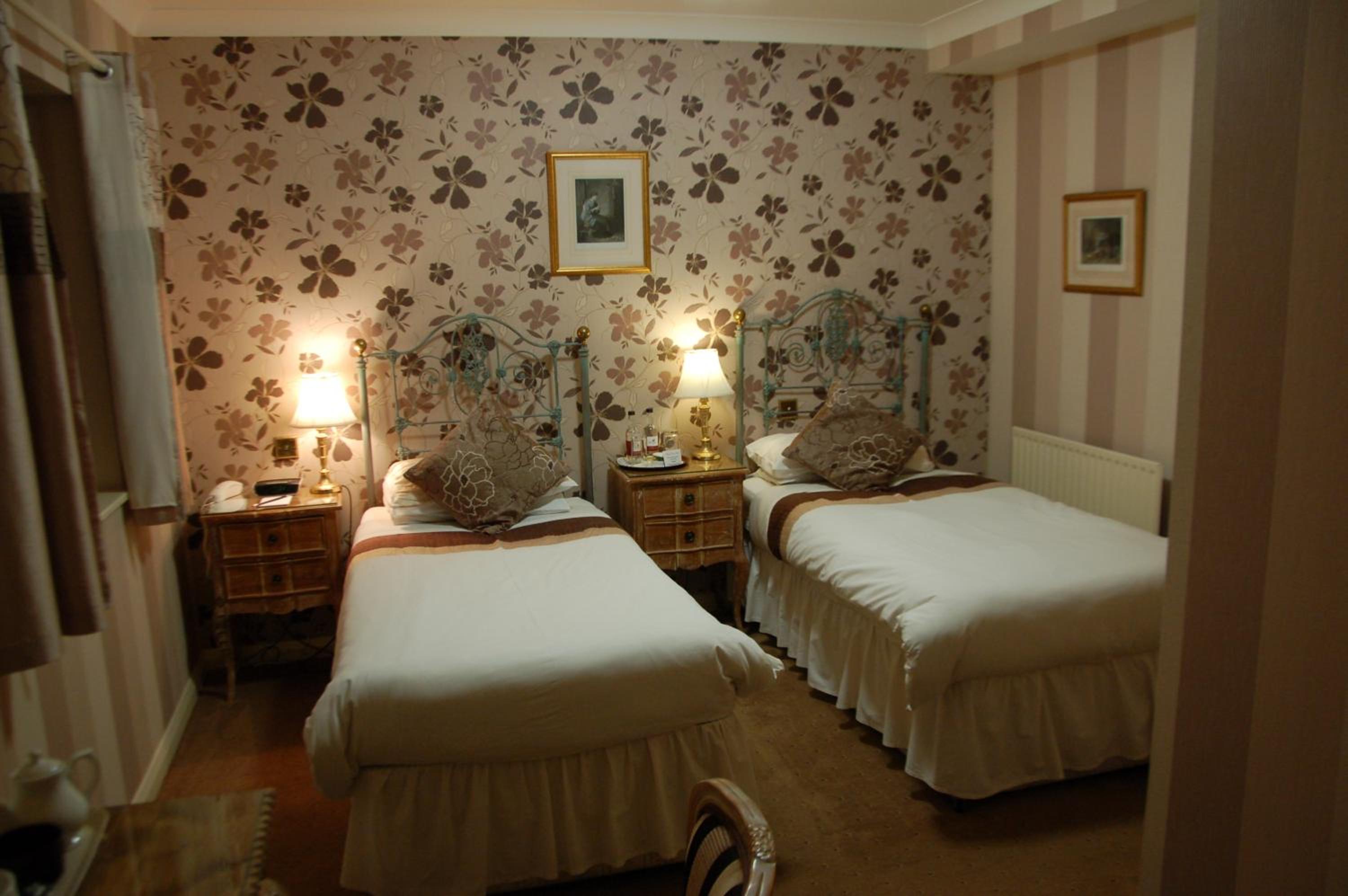 Business Twin Room - Photo 1