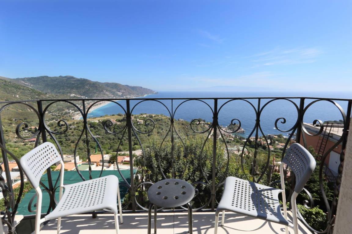 Small Superior Double Room with balcony and sea view photo 3