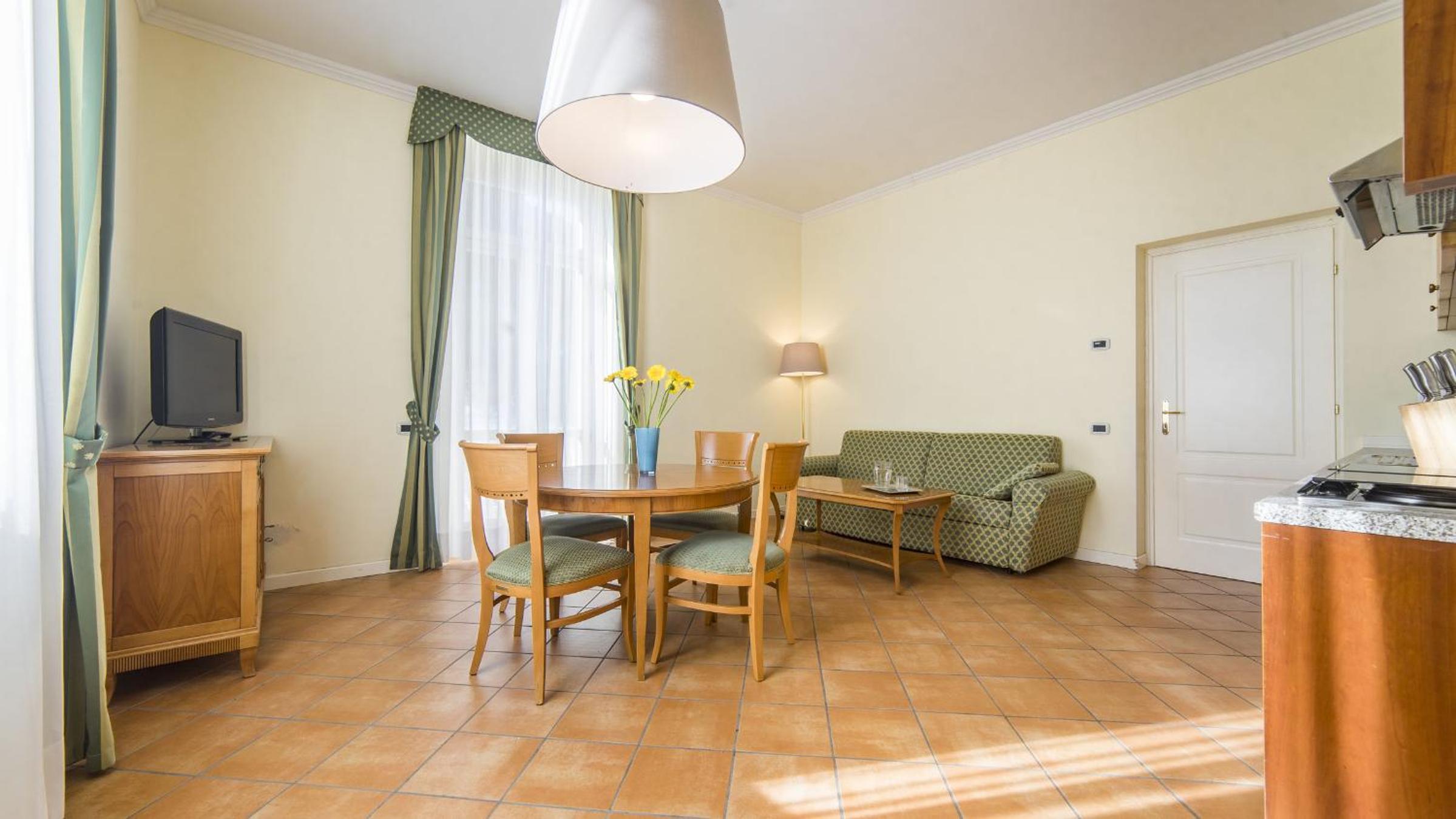 One-Bedroom Apartment with Sea View photo 3