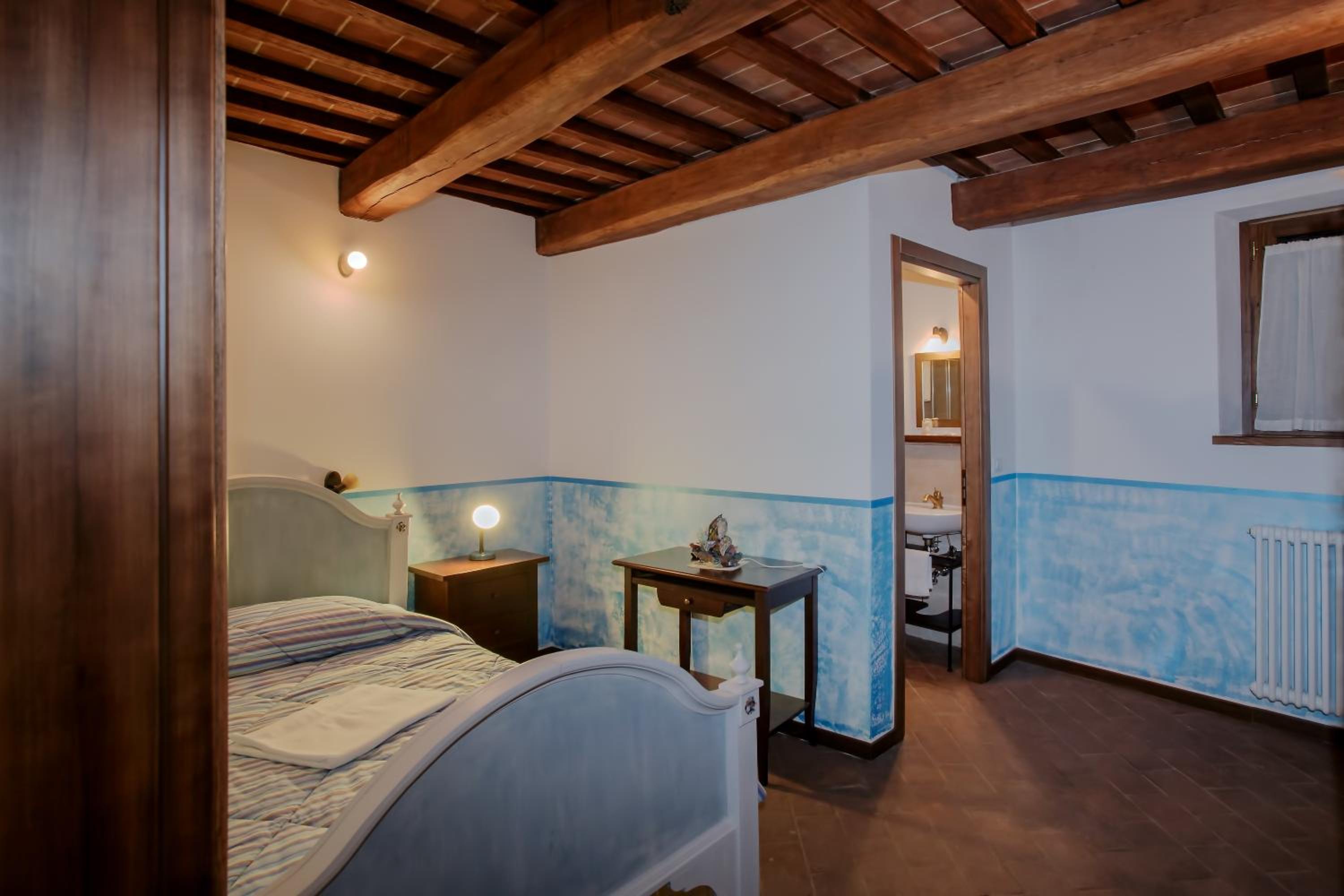 Large Single Room photo 3