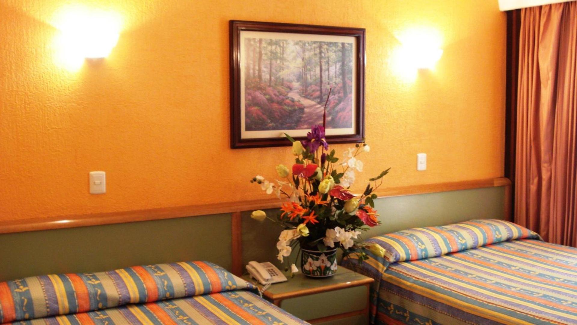 Twin Room - Photo 2