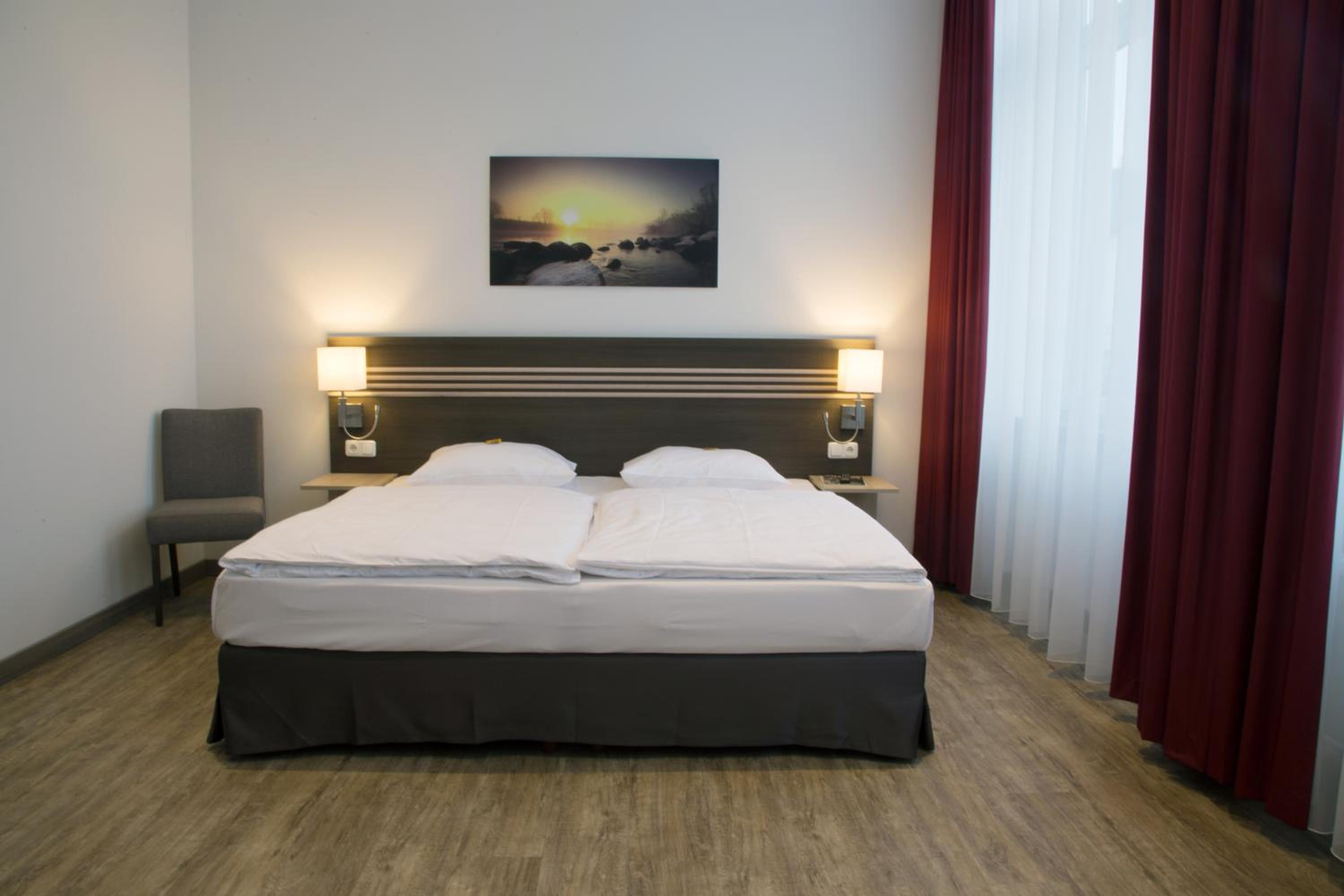 Double Room - Disability Access - Photo 5