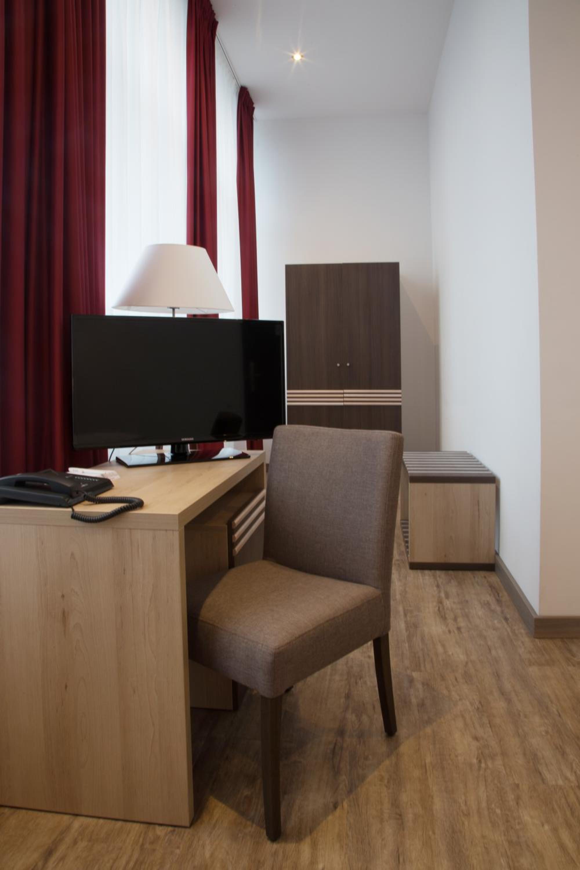 Double Room - Disability Access - Photo 1