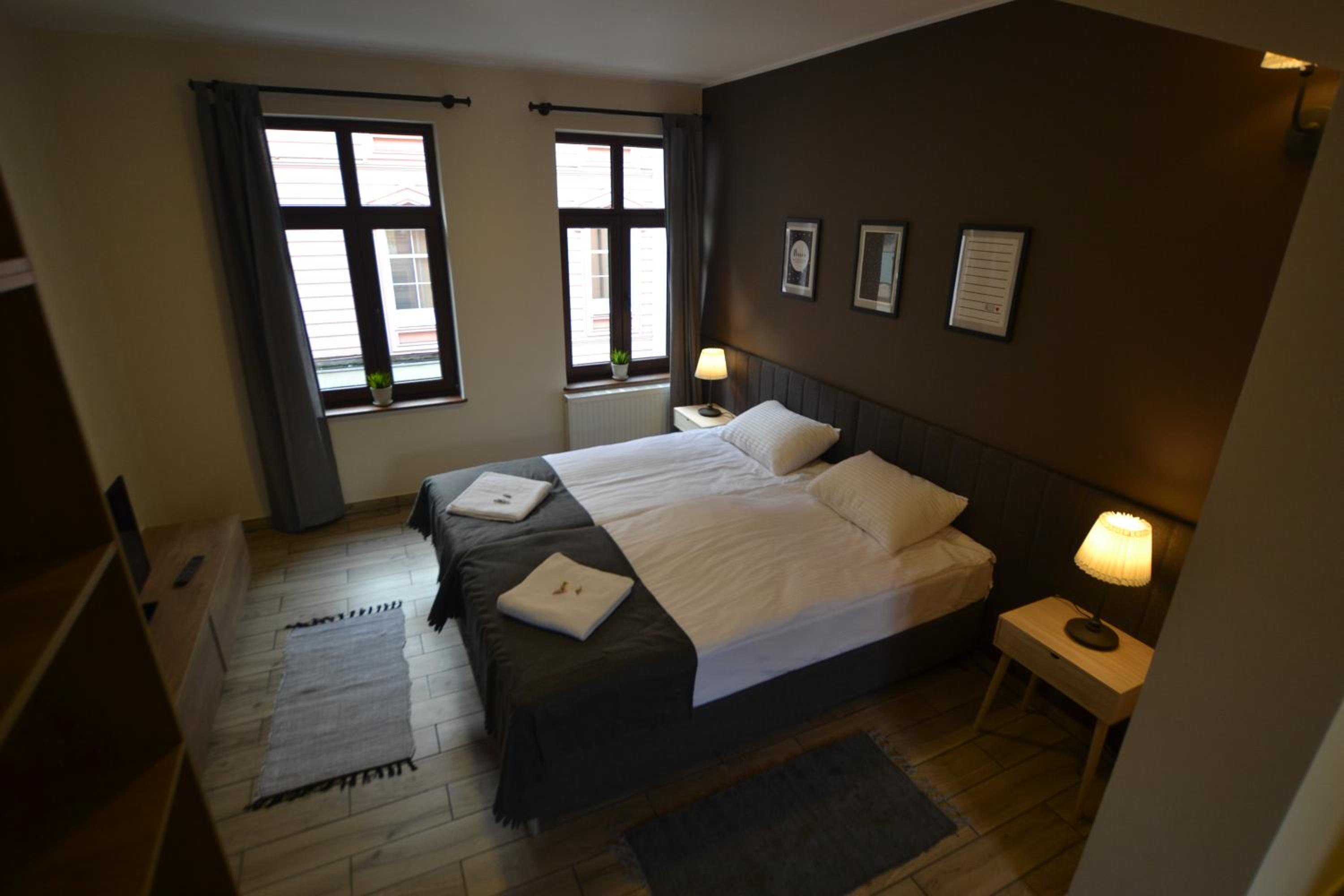 One-Bedroom Apartment photo 2