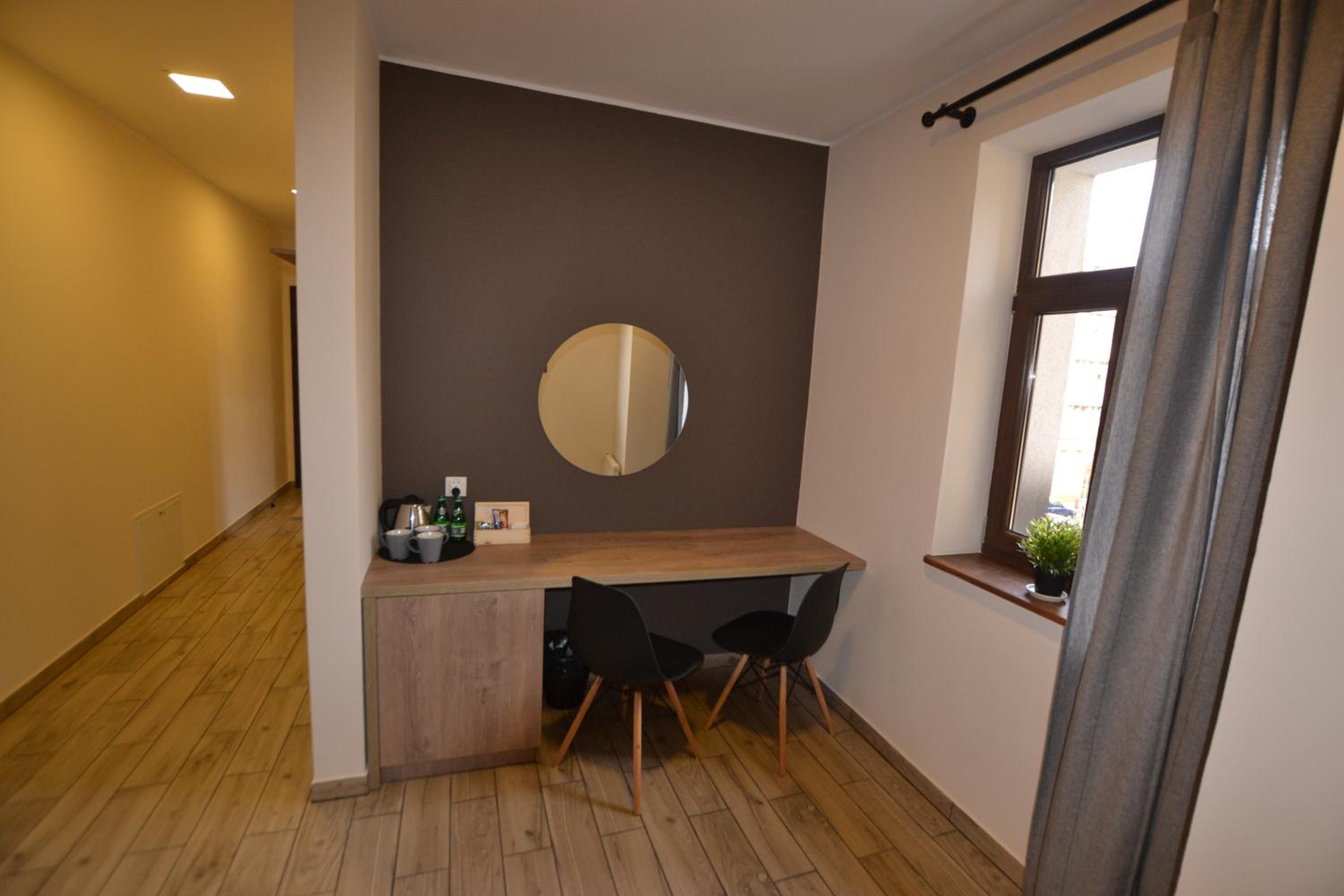 One-Bedroom Apartment photo 2