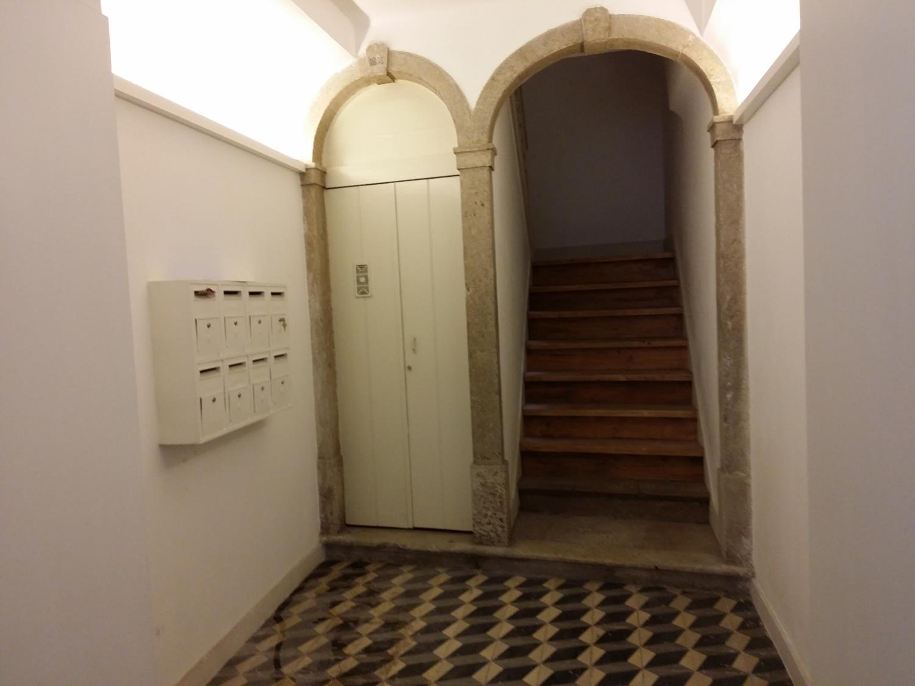 Two-Bedroom Apartment - Photo 19