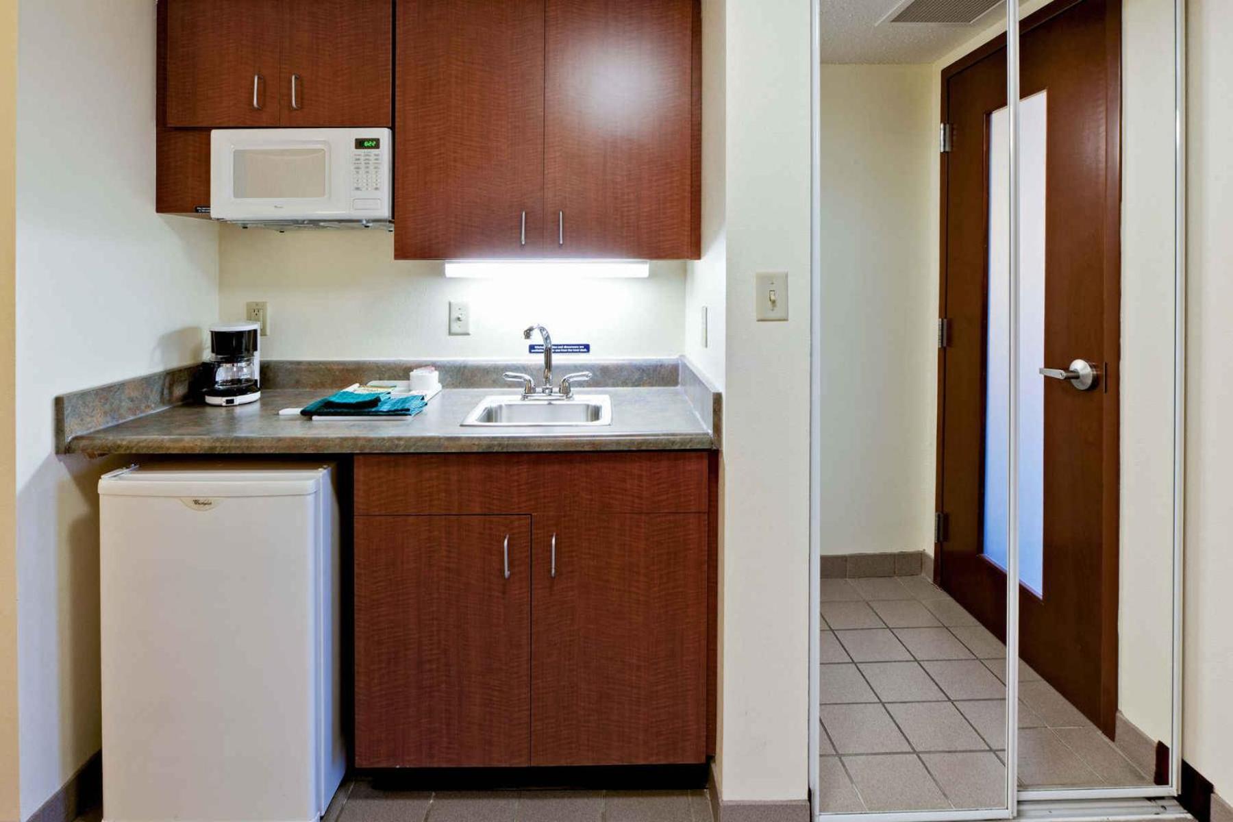 One-Bedroom King Suite - Non-Smoking - Photo 4