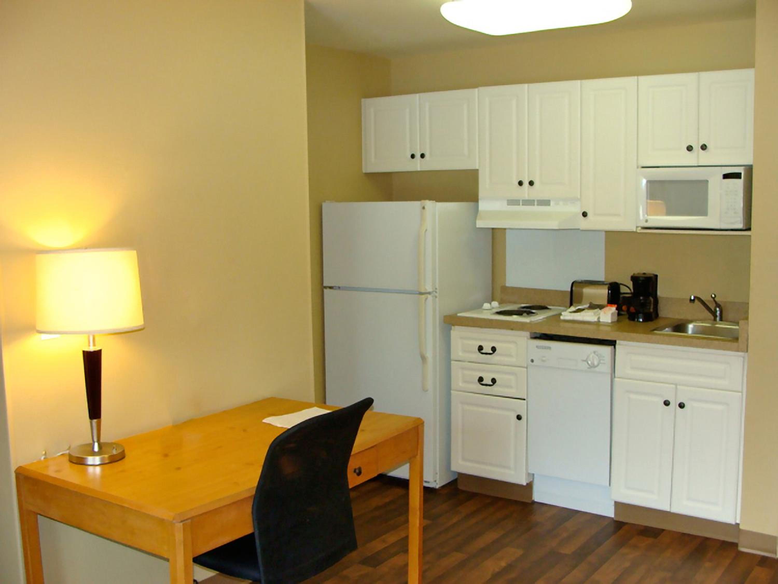 Deluxe Studio With 2 Double Beds - Non-Smoking