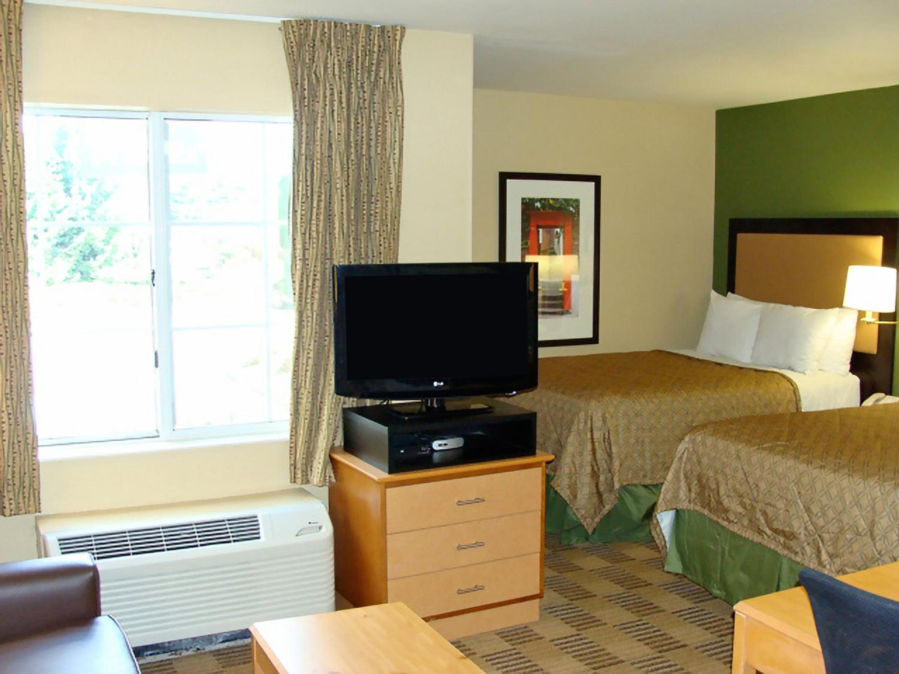 Deluxe Studio with 2 Double Beds - Non-Smoking - Photo 2