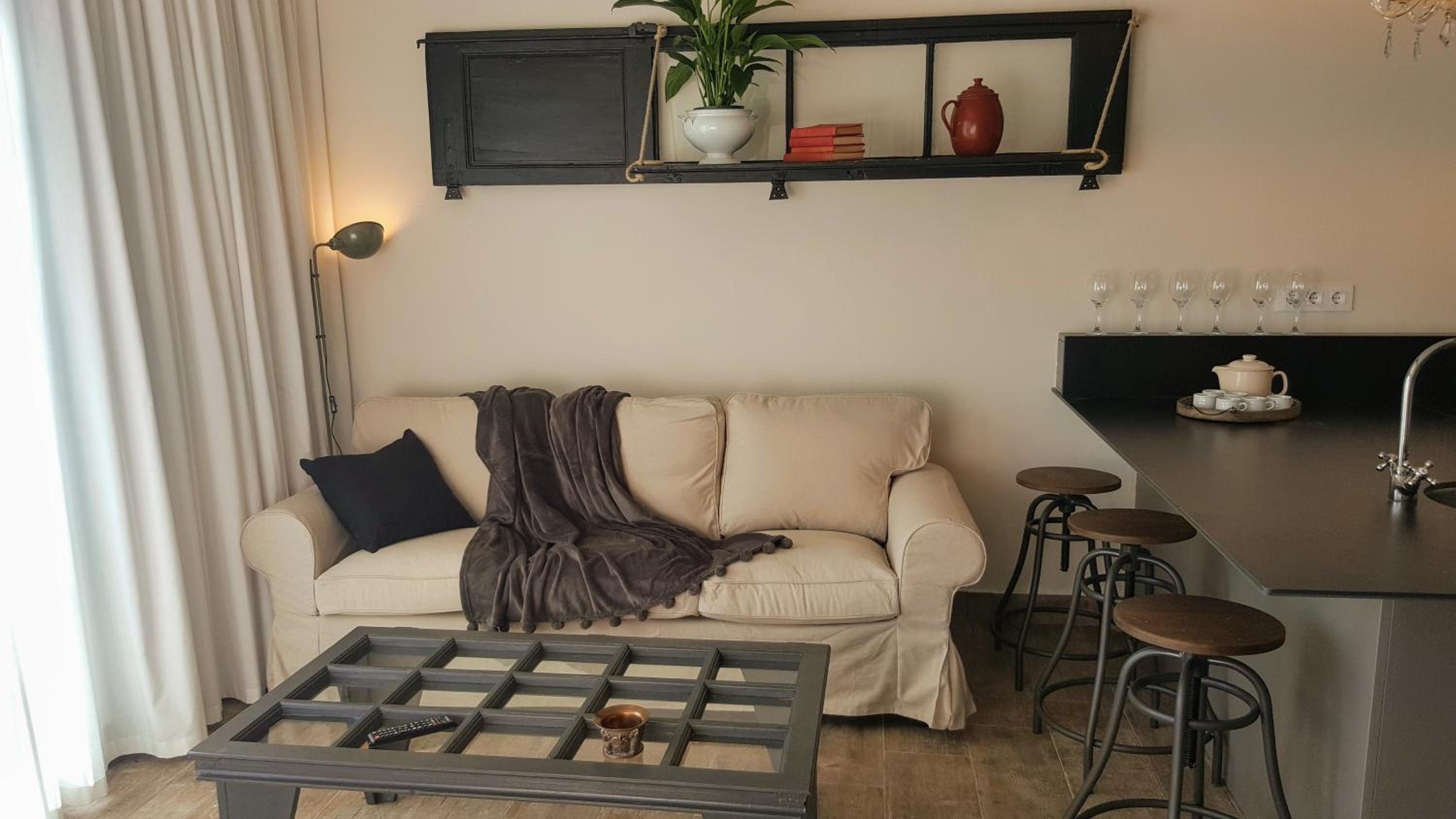 Two-Bedroom Deluxe Apartment with Balcony photo 2