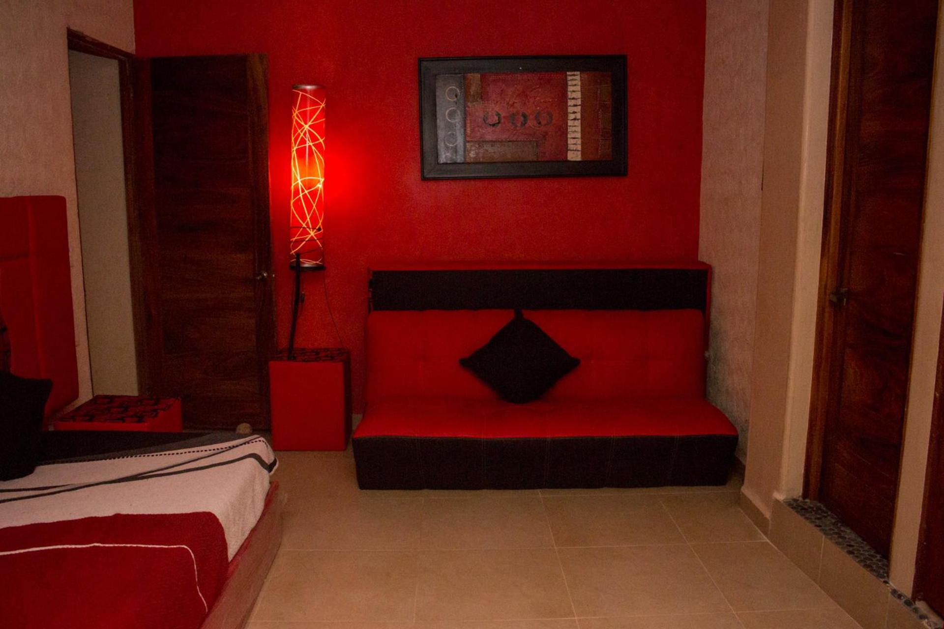Deluxe Suite - Photo 23