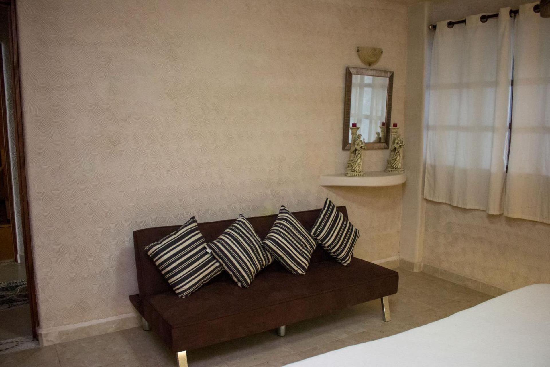 Standard Double Room - Photo 10