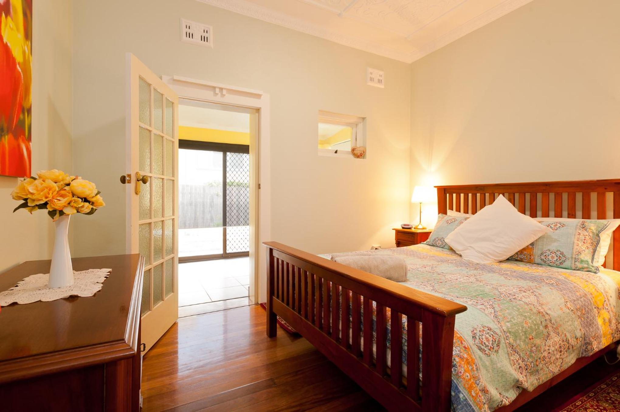 Queen Room - Photo 13
