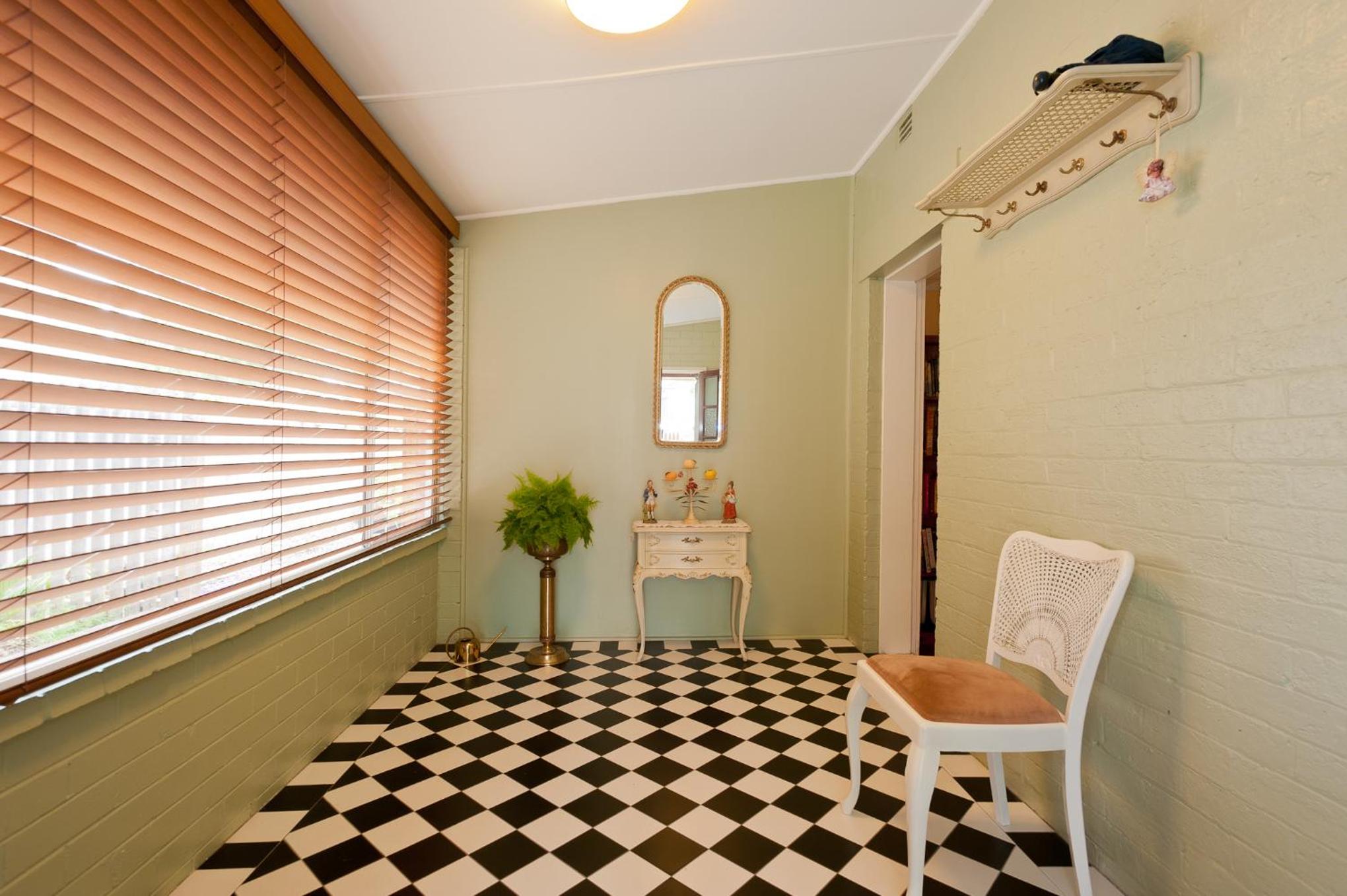Queen Room - Photo 14
